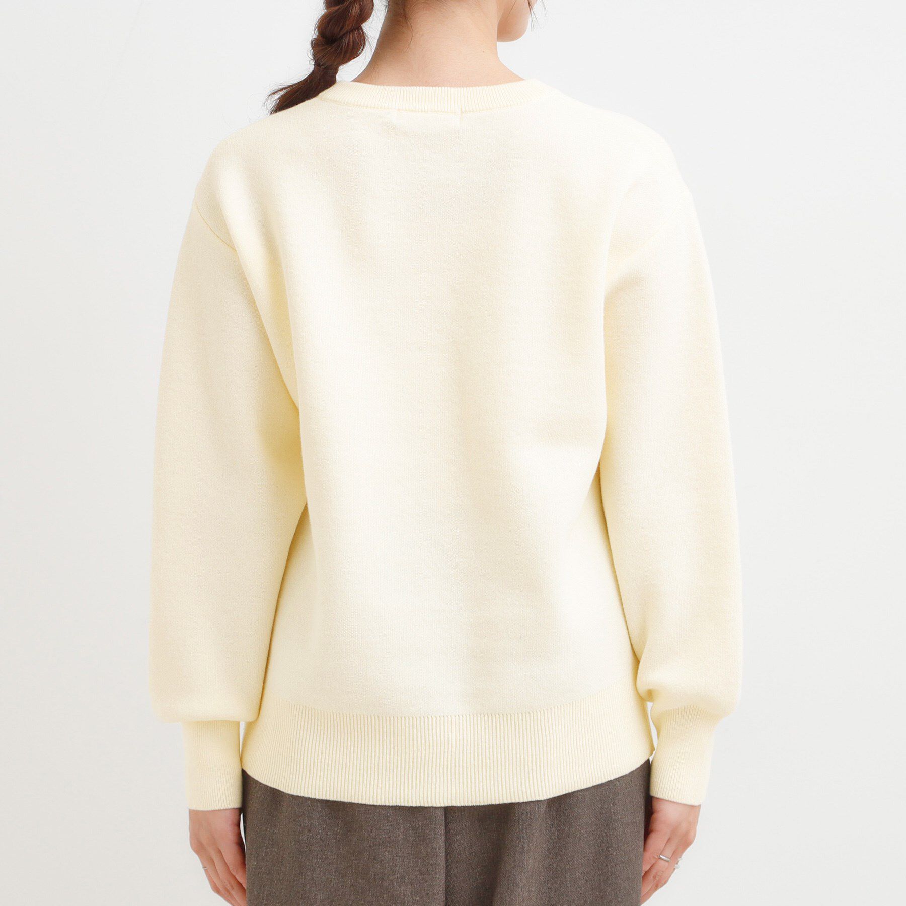 SHOO･LA･RUE「【洗濯機可/ちくちくしにくい】大人のための スウェットライク刺繍ロゴニット」|ニット・セーター|