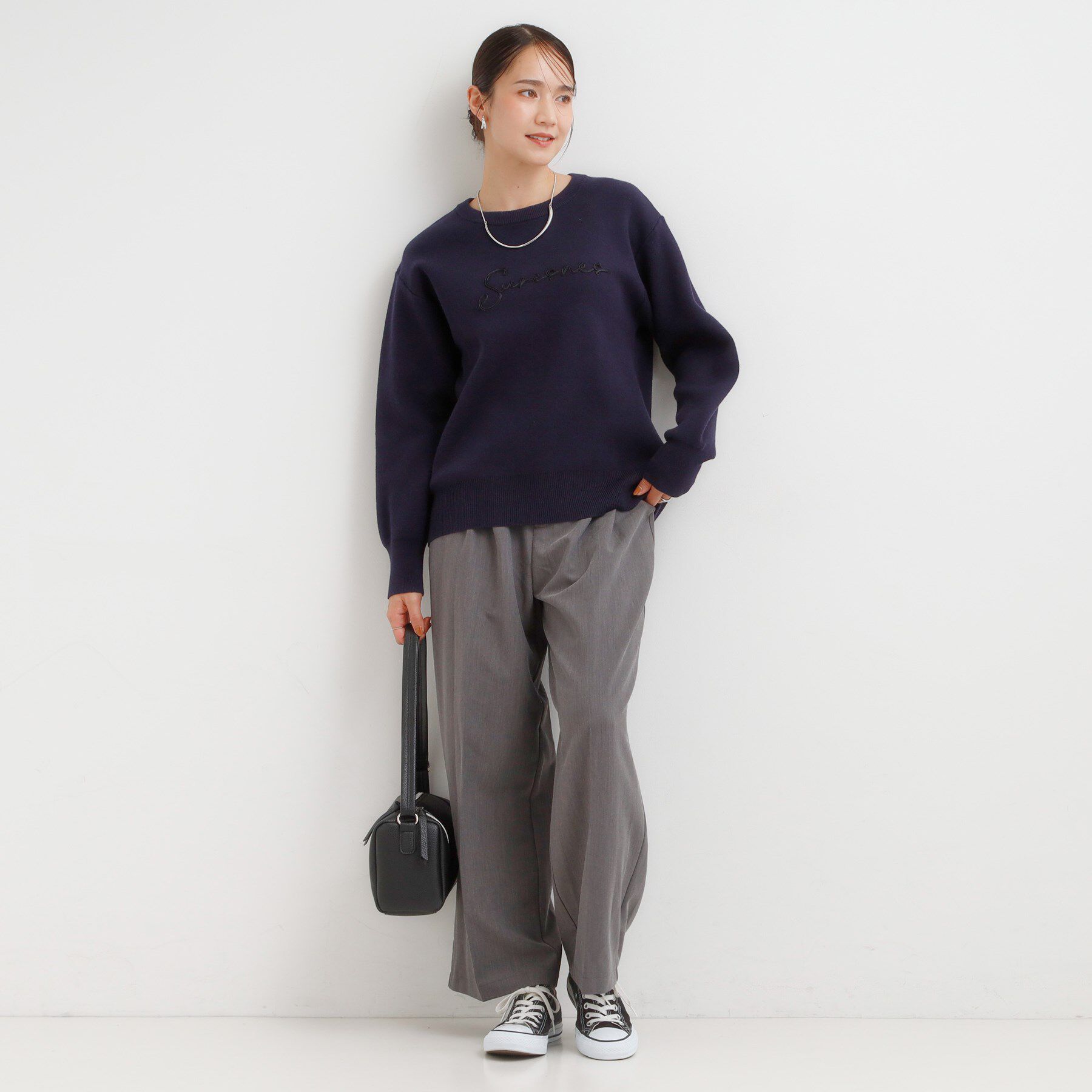 SHOO･LA･RUE「【洗濯機可/ちくちくしにくい】大人のための スウェットライク刺繍ロゴニット」|ニット・セーター|