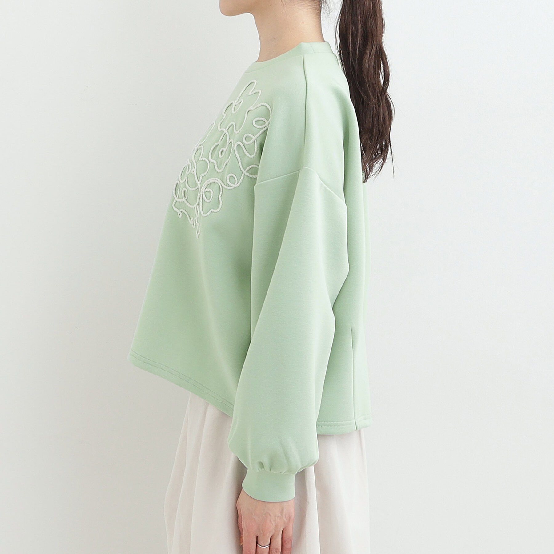 SHOO･LA･RUE「【S-LL】美しいシルエット お花ロープ刺繍ダンボールトップス」|Tシャツ・カットソー|