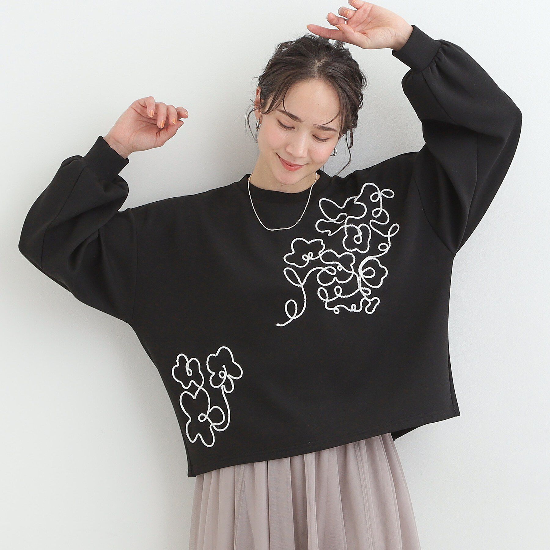 SHOO･LA･RUE「【S-LL】美しいシルエット お花ロープ刺繍ダンボールトップス」|Tシャツ・カットソー|