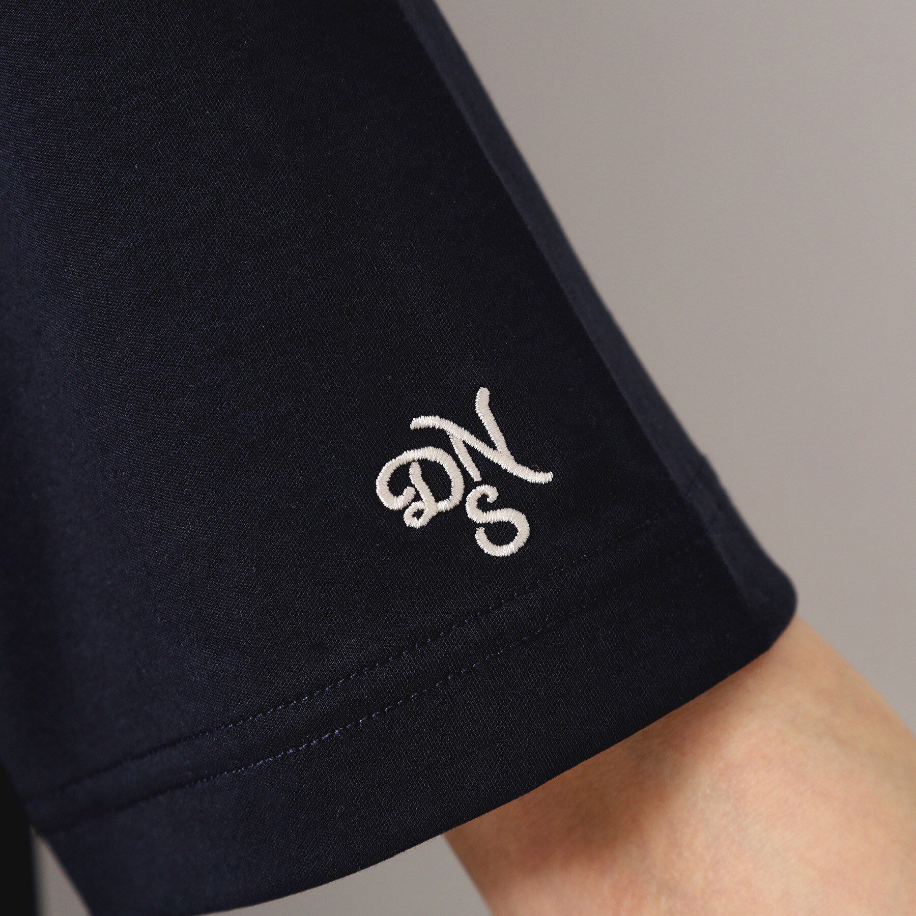 Dessin「【ユニセックス／抗菌防臭／洗える】コットンロゴTシャツ」|Tシャツ・カットソー|