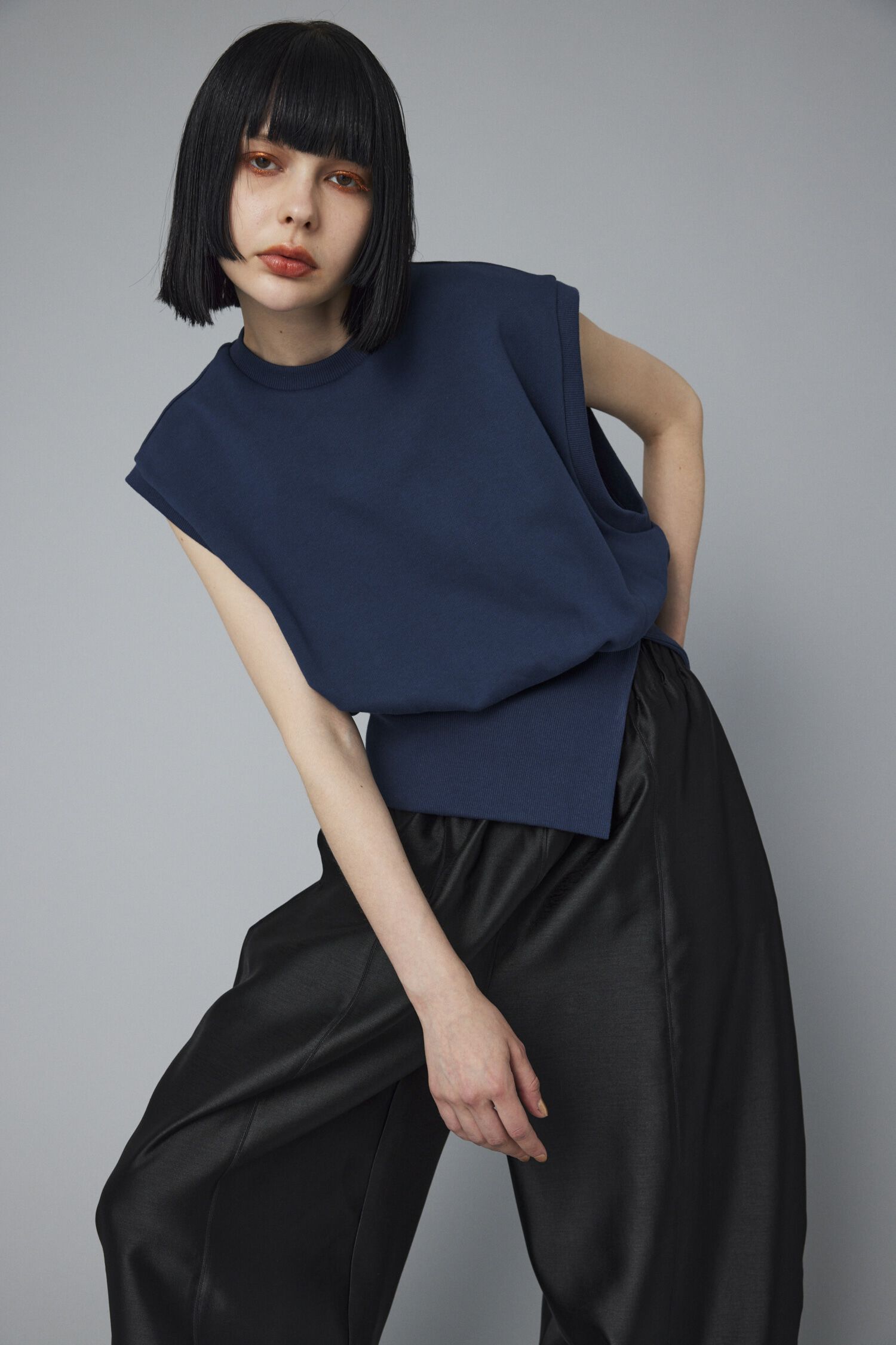 HeRIN.CYE「Compact cut vest」|シャツ・ブラウス|NVY