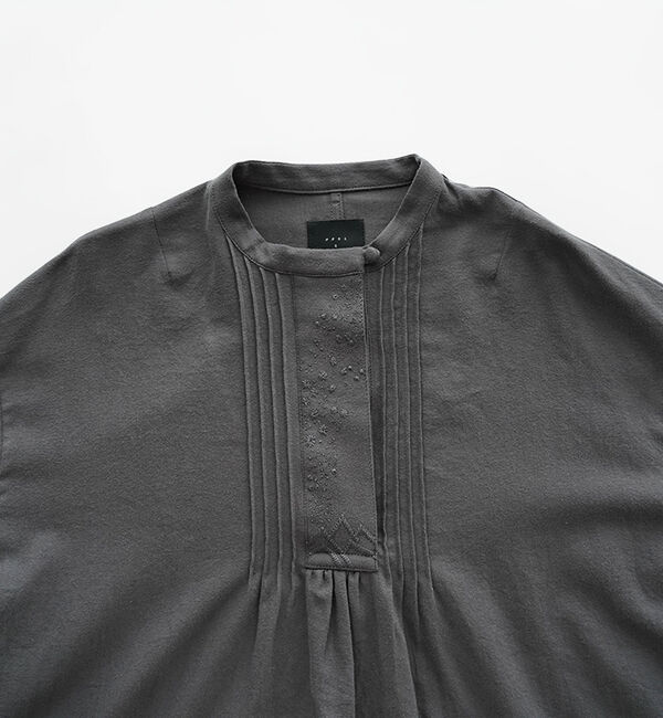 オオカミとフクロウ「オオカミと読書灯の星たち」|シャツ・ブラウス|