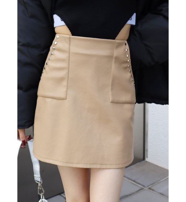 EVRIS「フェイクレザースタッズミニスカート」|スカート|ベージュ