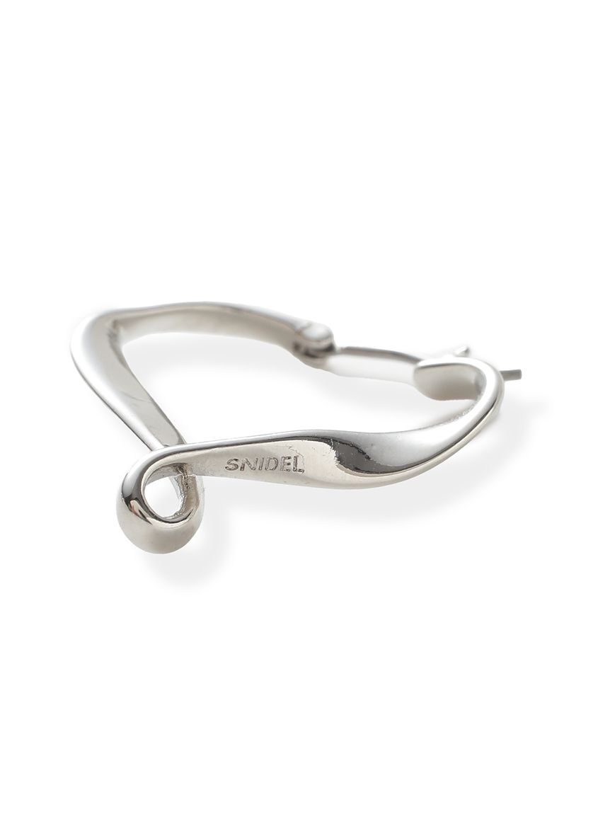 SNIDEL「ツイストハートフープピアス」|ピアス|