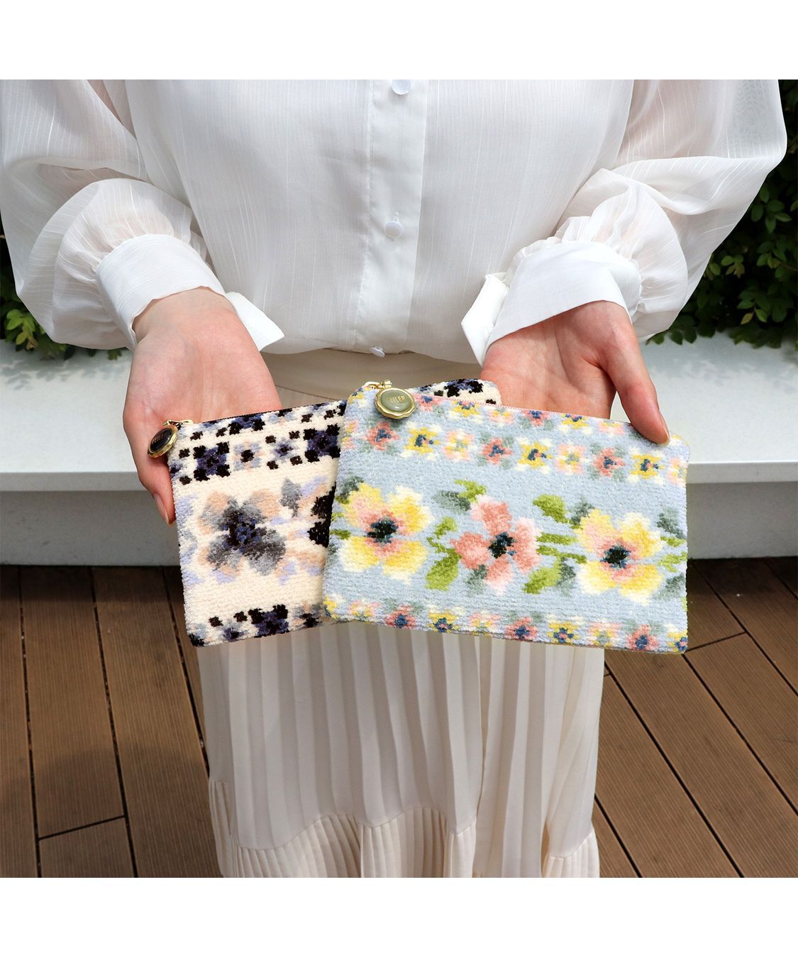 FEILER「エアリーガーデン　フラットポーチ　AGA-257218」|ポーチ|