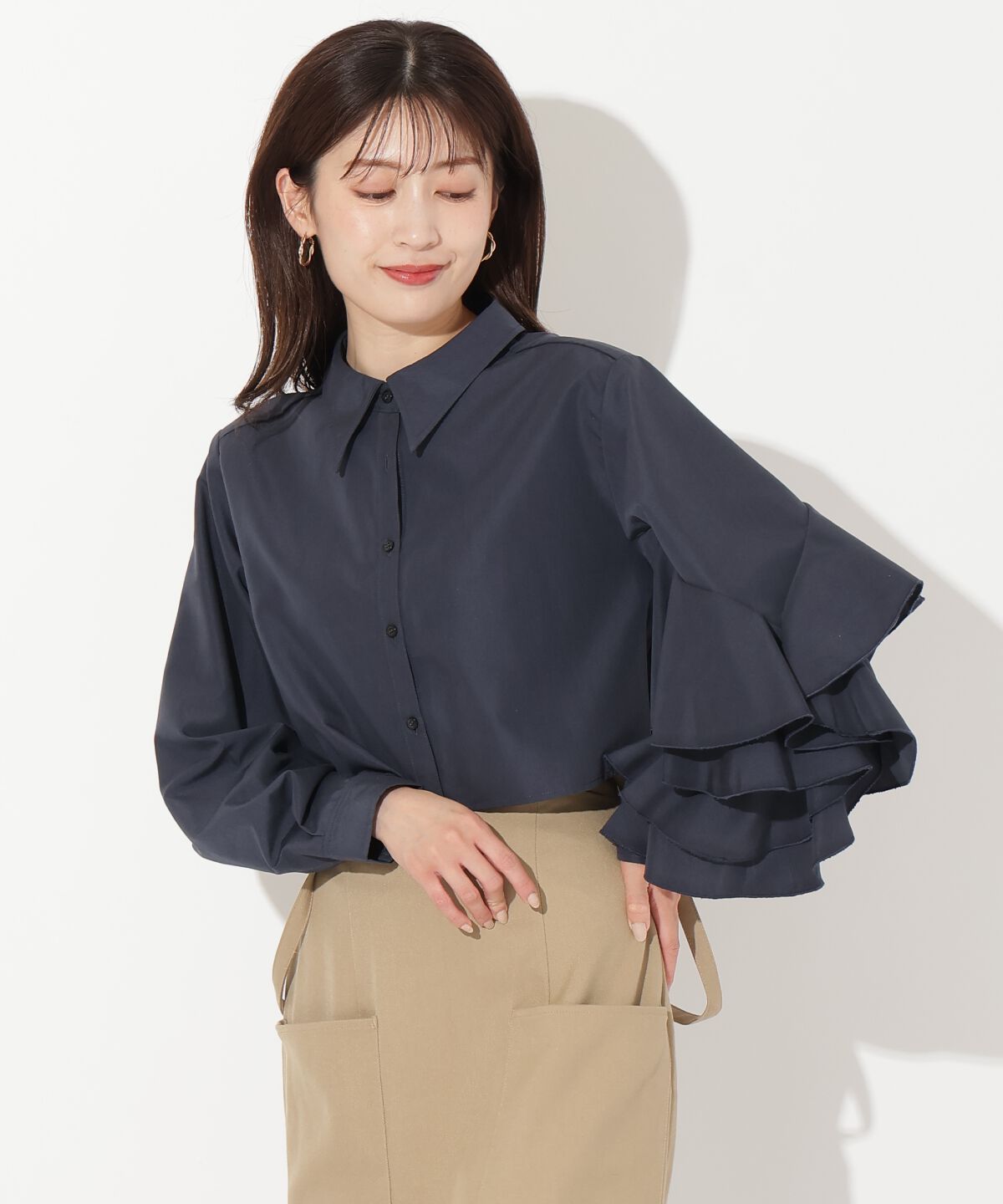 アンドクチュール「アシメ袖フリルシャツブラウス」|シャツ・ブラウス|