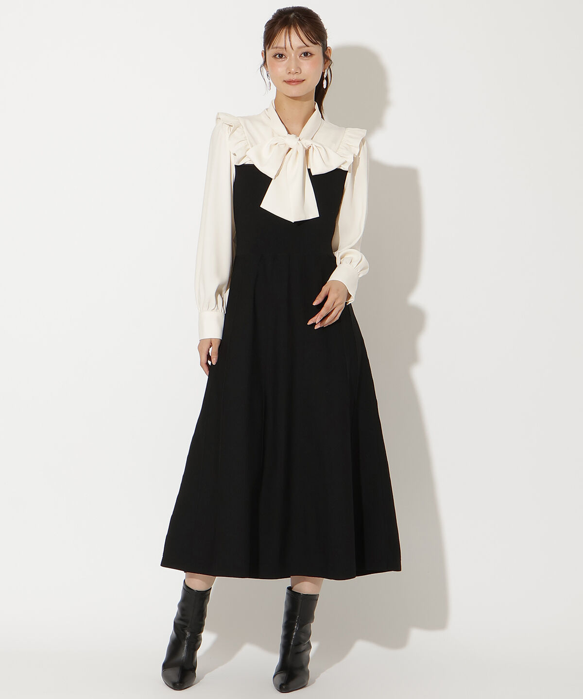 アンドクチュール「フリルショルダーボウタイドッキングワンピース」|ワンピース|