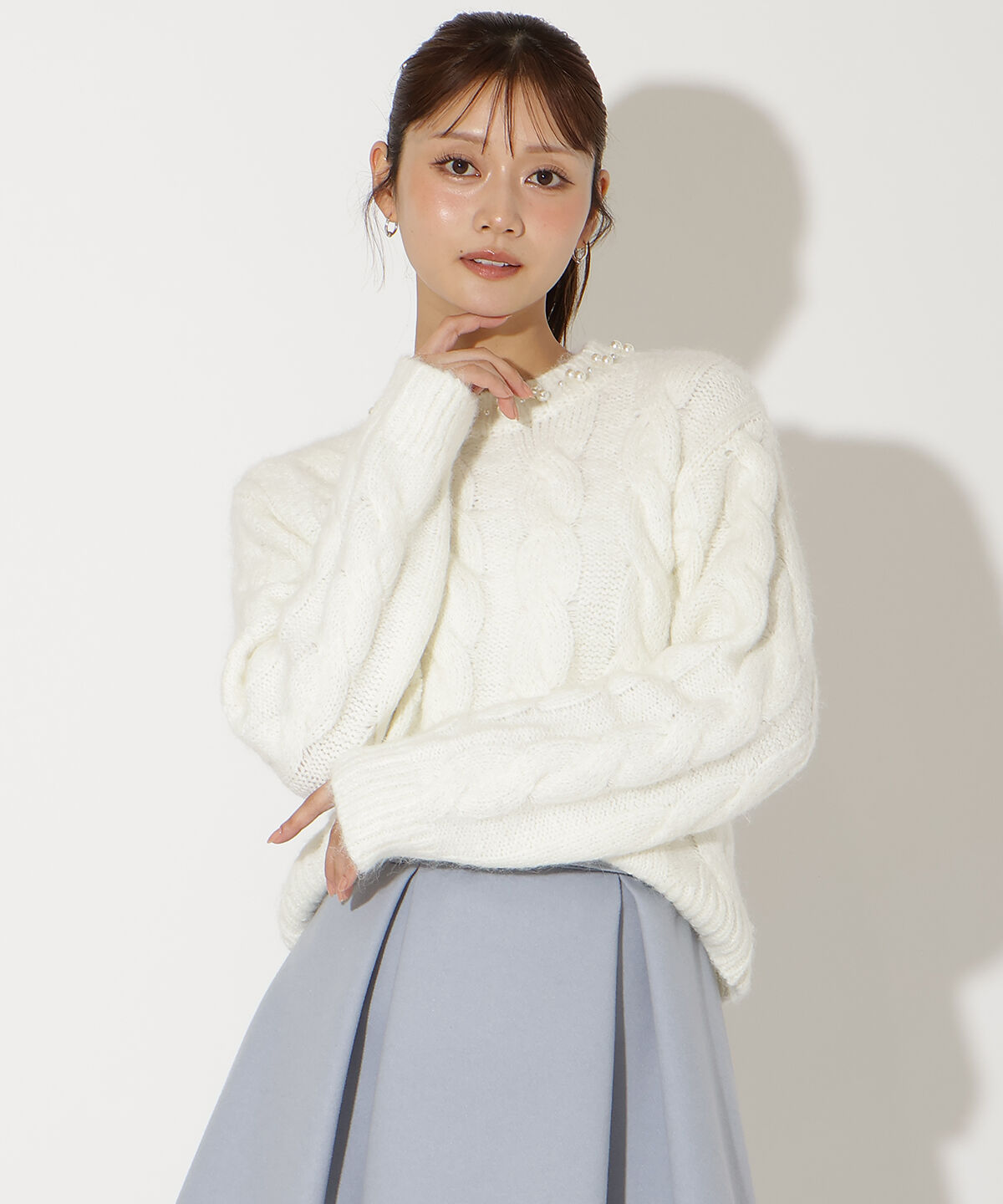 アンドクチュール「パール襟ケーブルニットプルオーバー」|ニット・セーター|