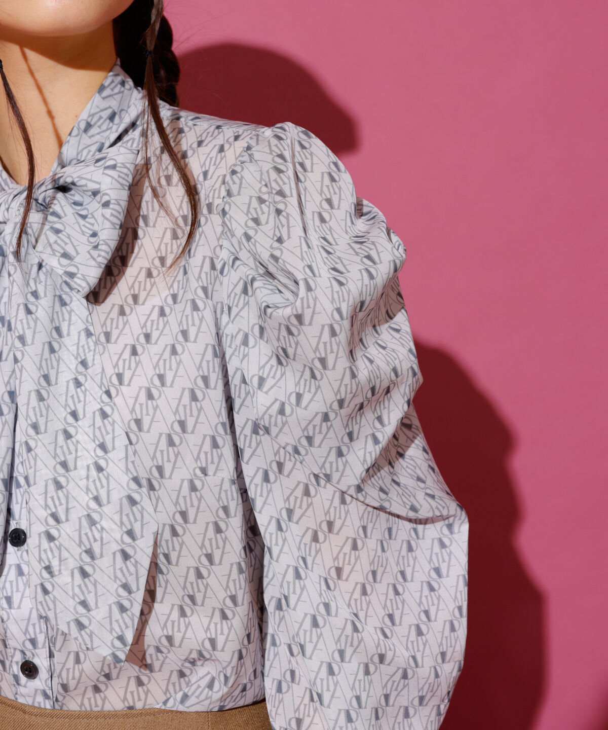 REDYAZEL「モノグラムプリントボウタイブラウス」|シャツ・ブラウス|