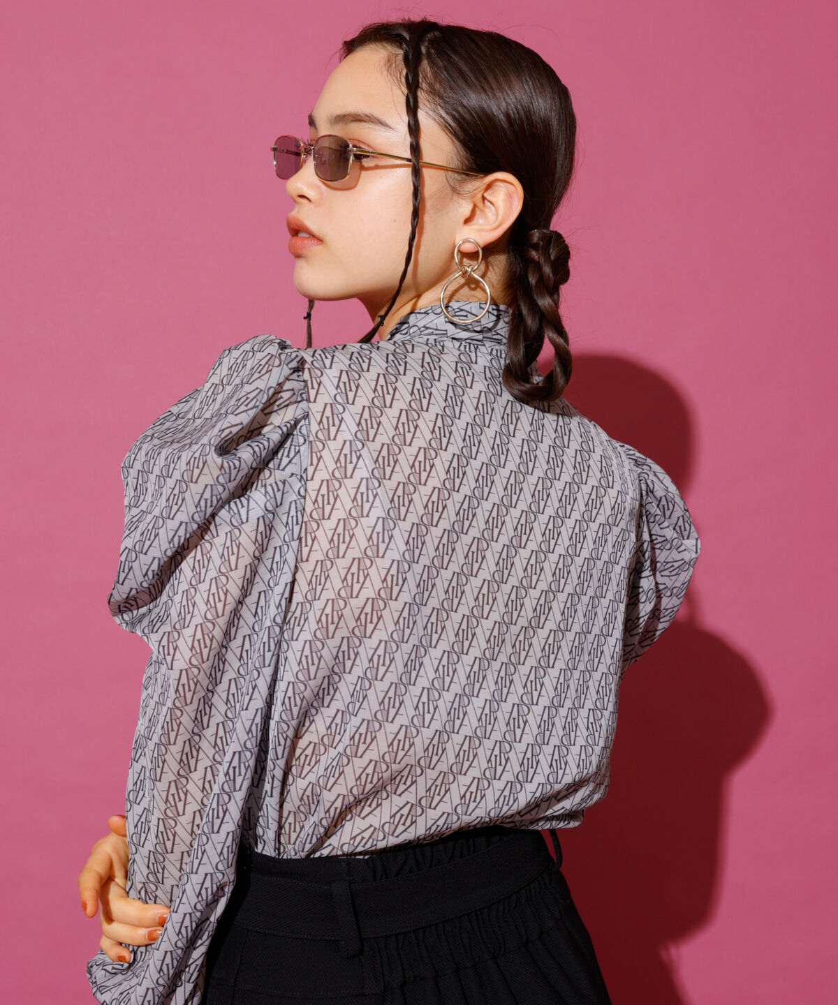 REDYAZEL「モノグラムプリントボウタイブラウス」|シャツ・ブラウス|