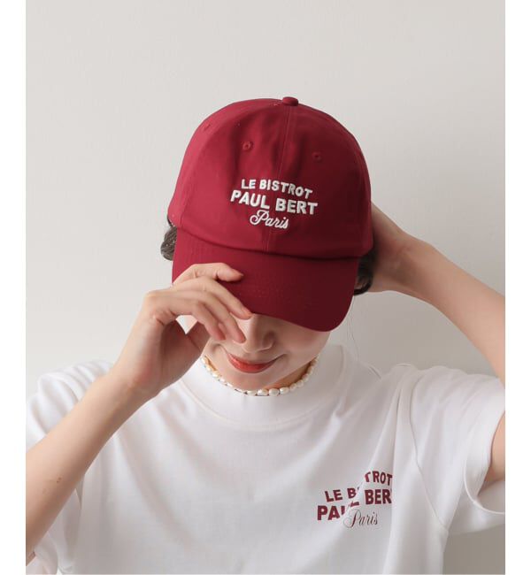 IENA「GIFT SHOP/ギフトショップ Signature Hat キャップ BISTROTPAULBERT」|キャップ・キャスケット|ボルドー
