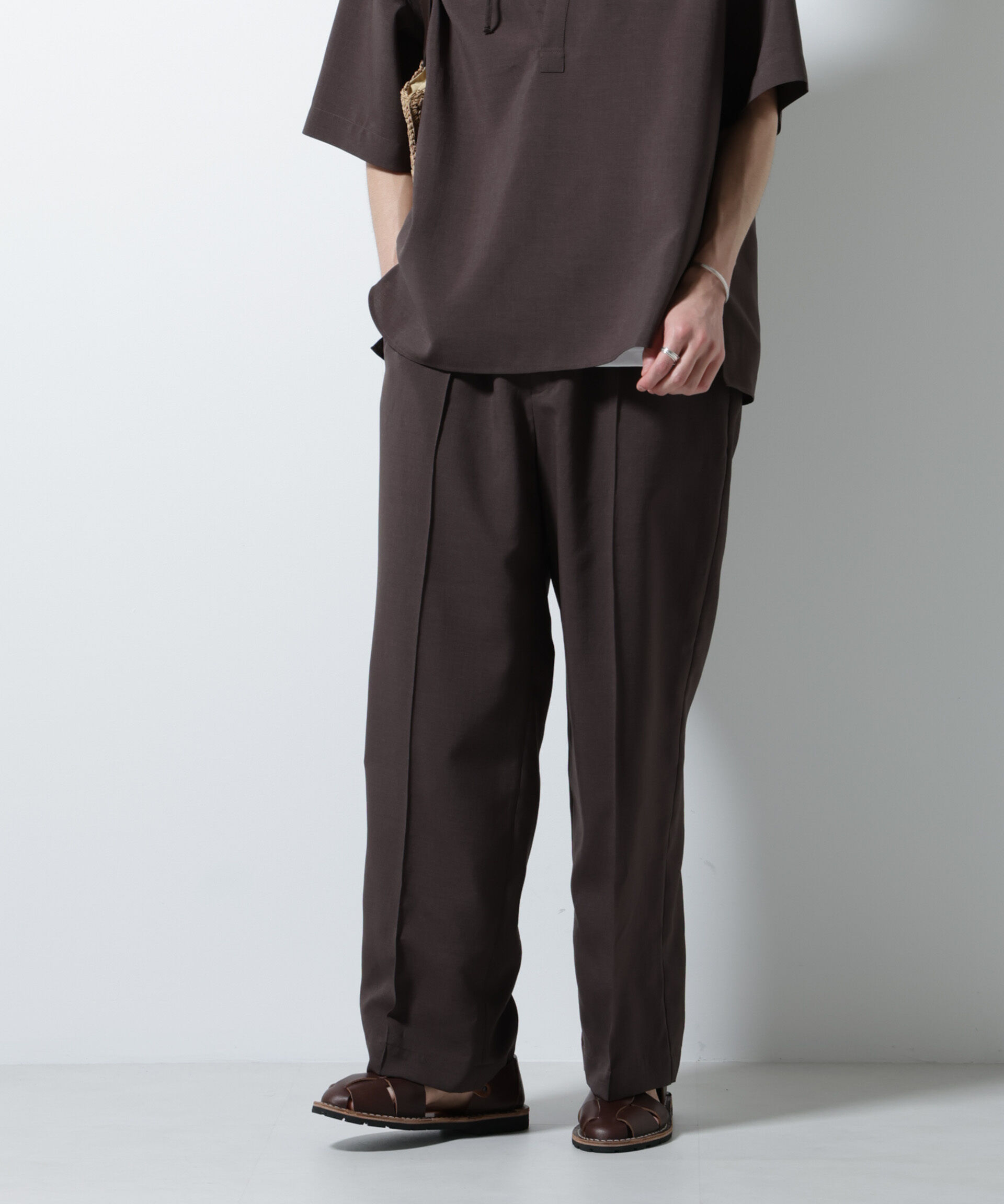 nano･universe「メランジドライイージーテーパードパンツ（セットアップ可）」|チノ|D.ブラウン2