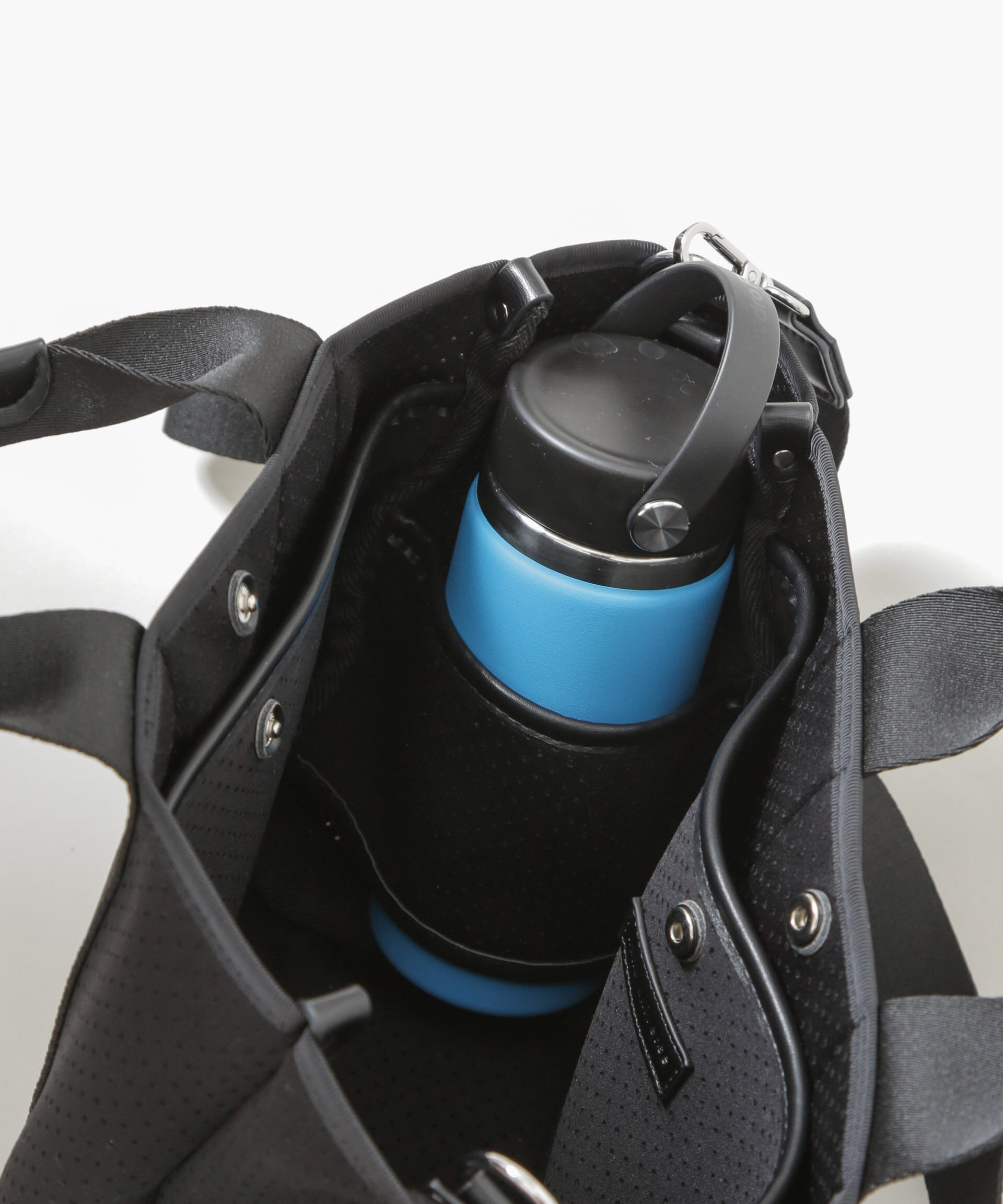 nano･universe「パンチングショルダートートバッグ」|ショルダー・メッセンジャー|