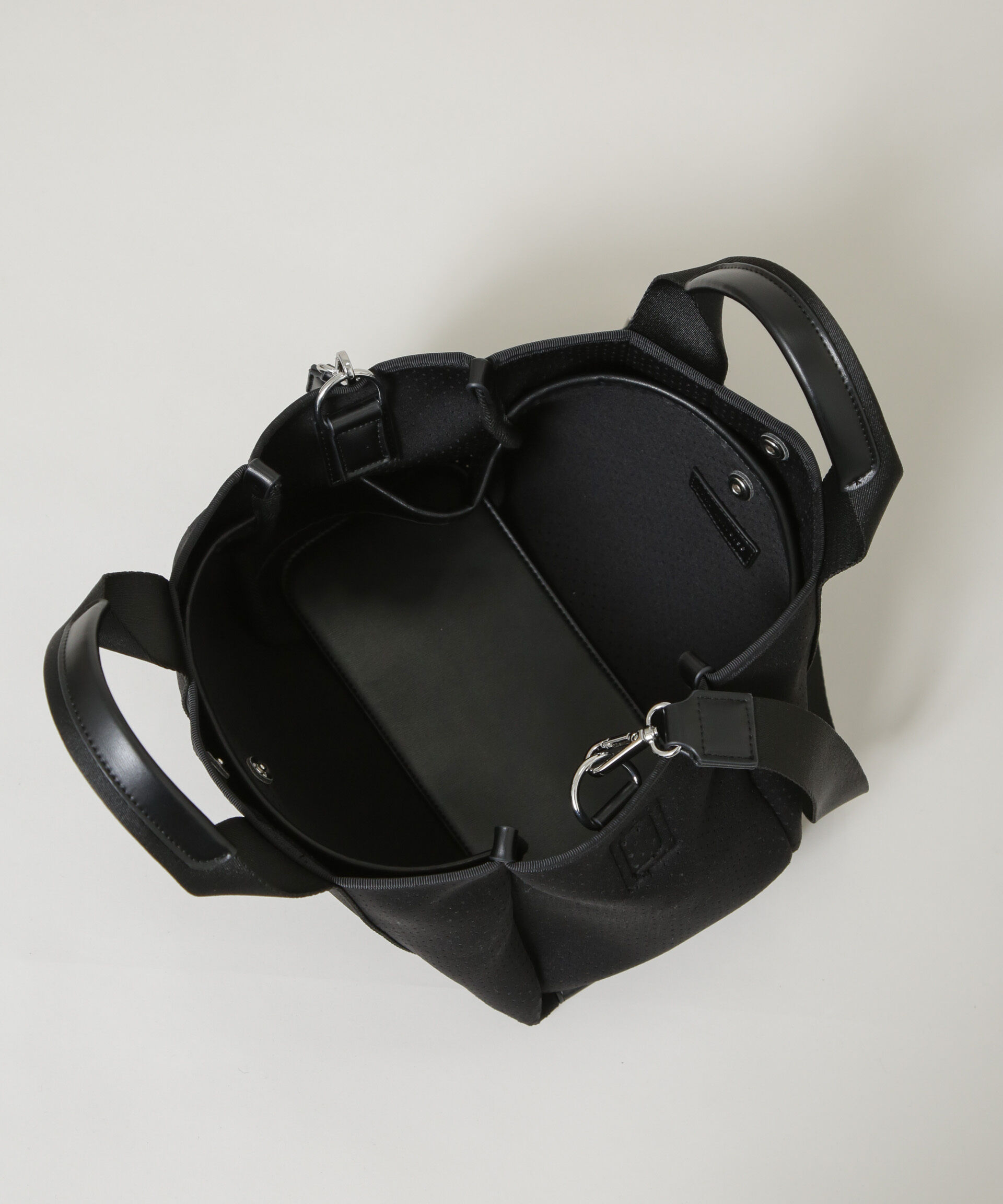 nano･universe「パンチングショルダートートバッグ」|ショルダー・メッセンジャー|