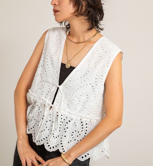 MAQWEL「【MAQWEL/マクウェル】《セットアップ対応》ウォッシャブルエンブロイダリーレースベスト」|ベスト・ジレ|オフホワイト