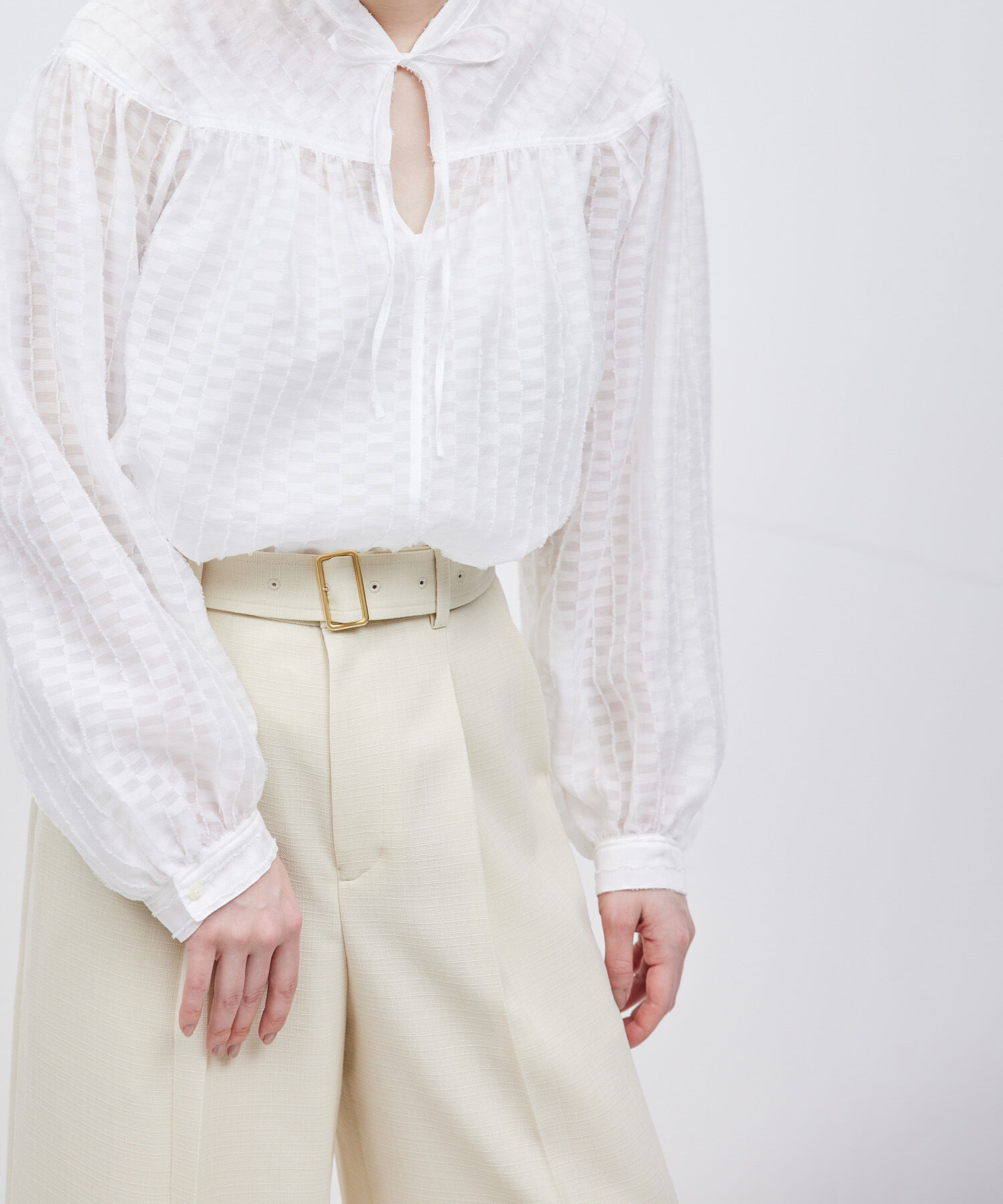 ROPE「ジャカードスタンドギャザーブラウス」|シャツ・ブラウス|