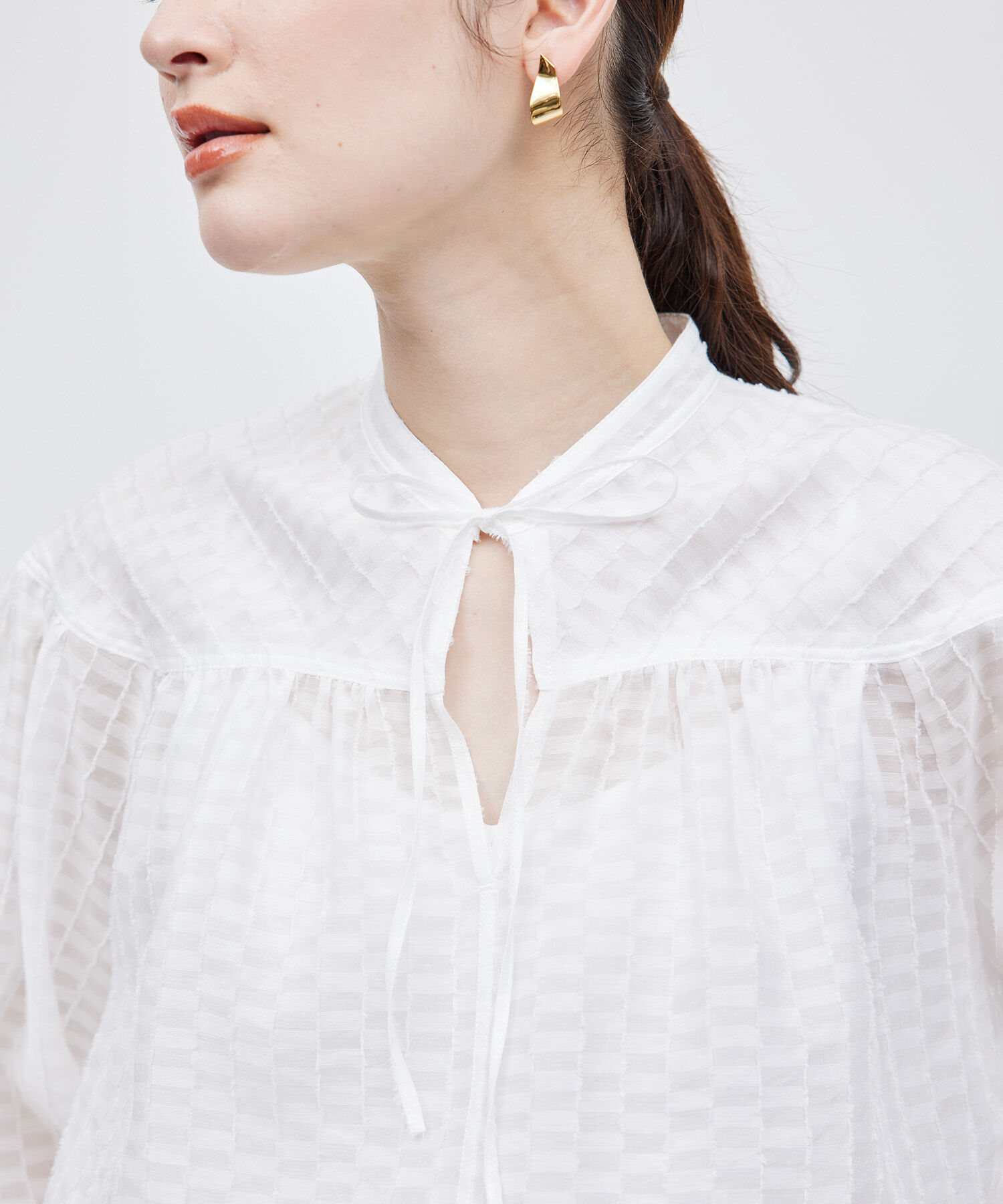 ROPE「ジャカードスタンドギャザーブラウス」|シャツ・ブラウス|