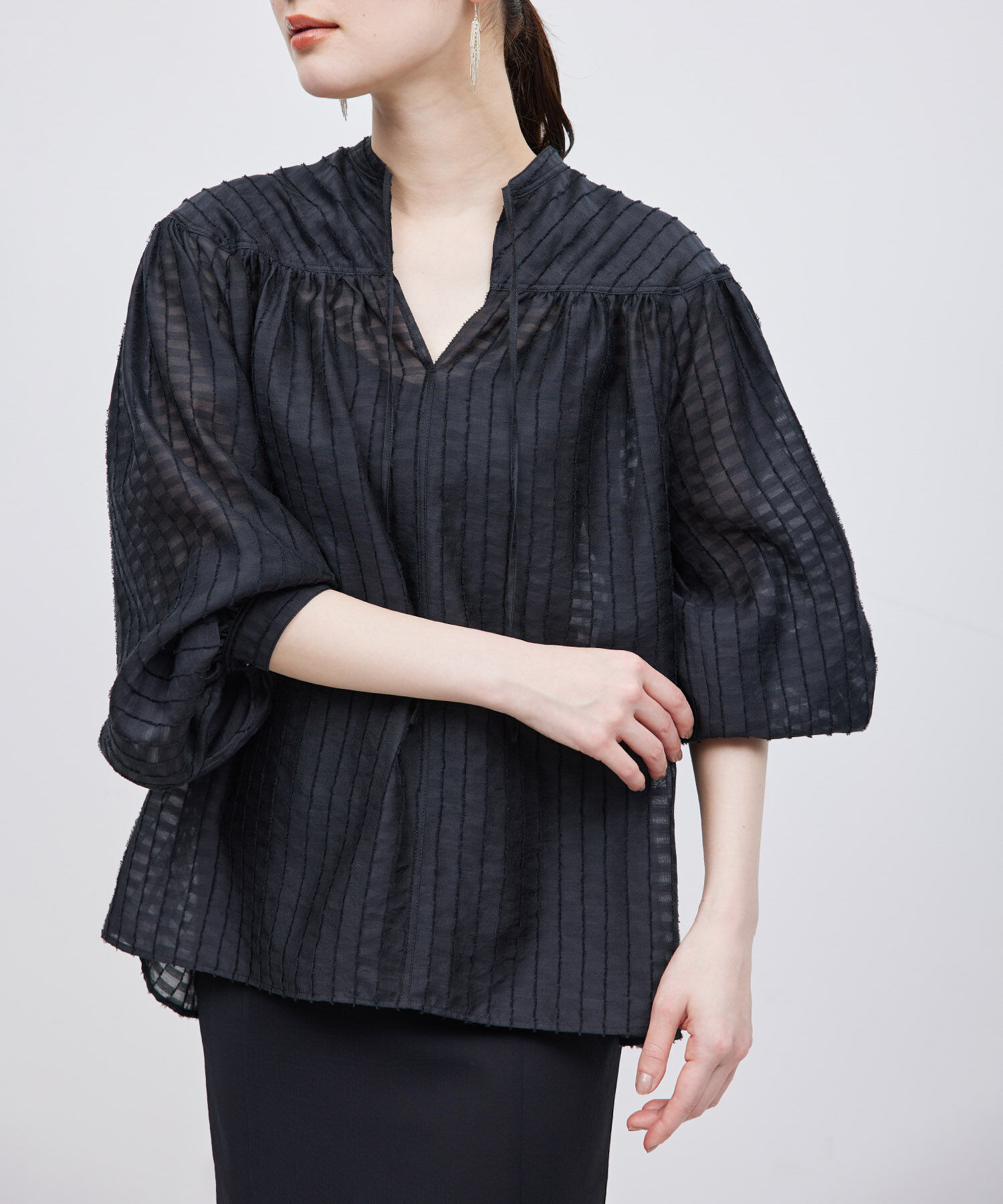 ROPE「ジャカードスタンドギャザーブラウス」|シャツ・ブラウス|