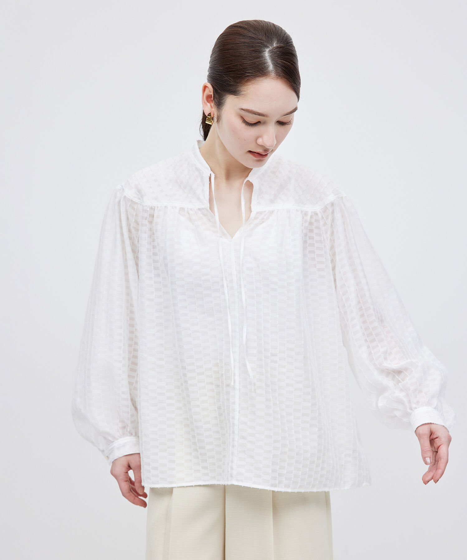 ROPE「ジャカードスタンドギャザーブラウス」|シャツ・ブラウス|