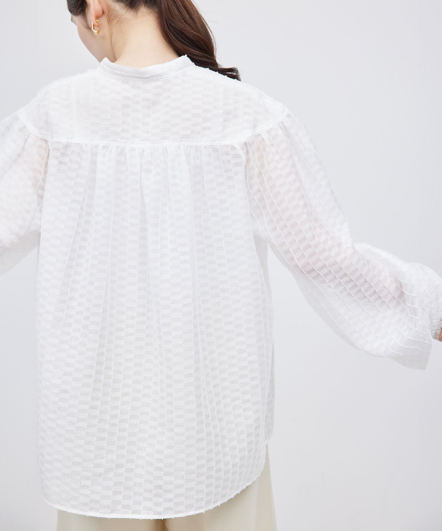 ROPE「ジャカードスタンドギャザーブラウス」|シャツ・ブラウス|