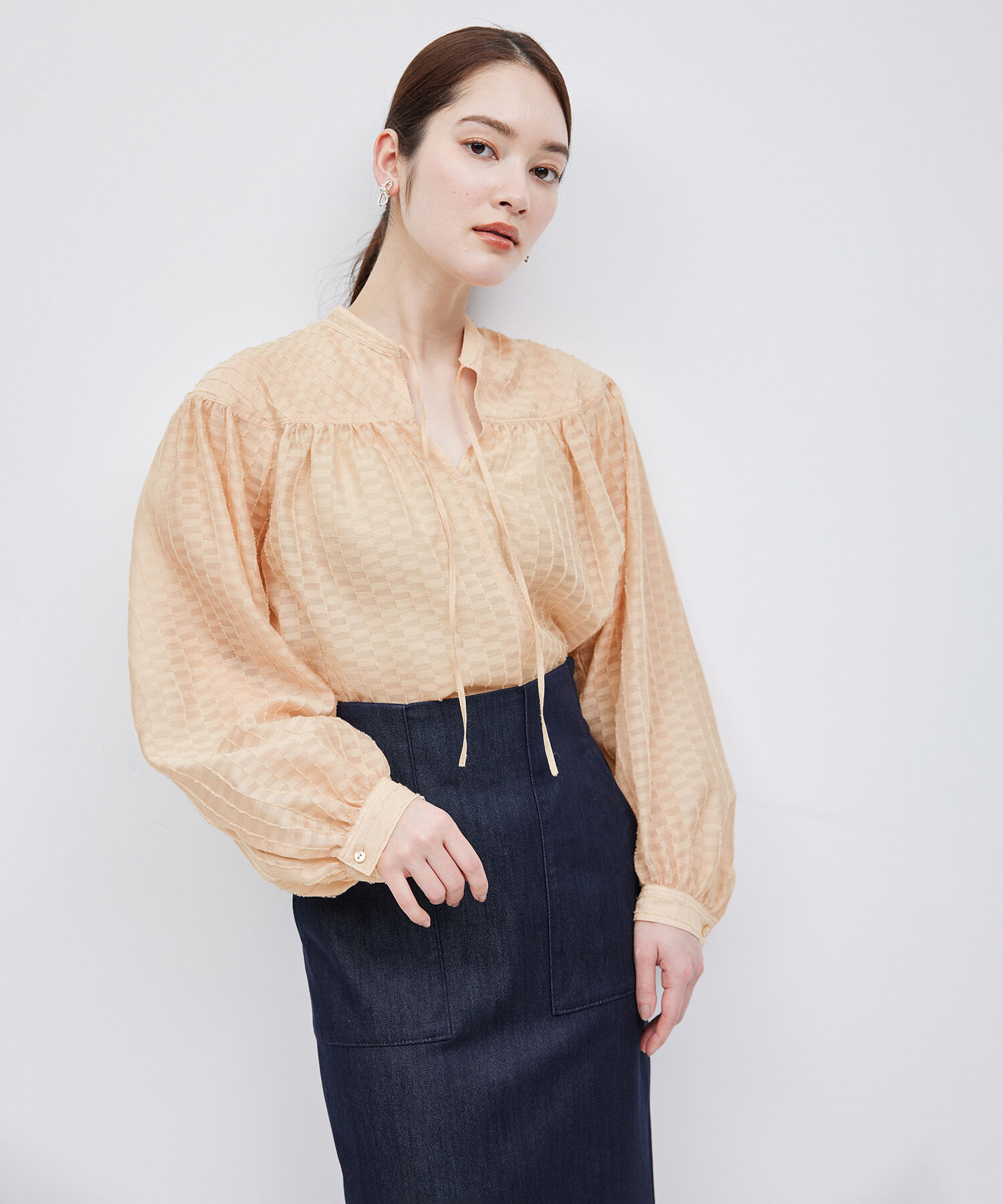 ROPE「ジャカードスタンドギャザーブラウス」|シャツ・ブラウス|