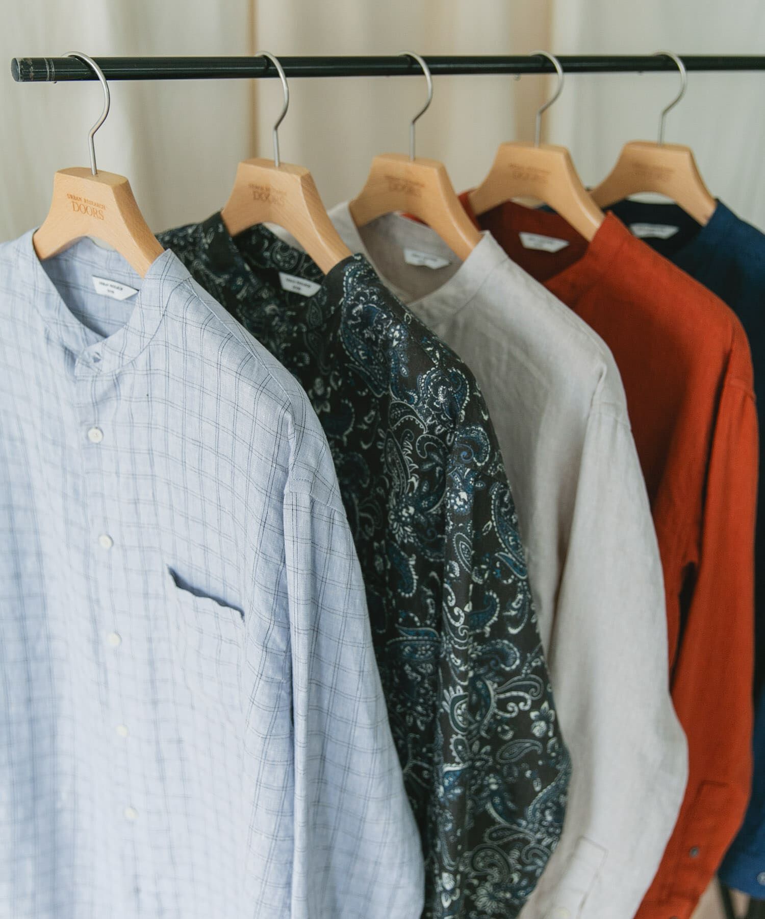 URBAN RESEARCH DOORS「『XLサイズ/WEB限定』シルケットリネンバンドカラーロングスリーブシャツ」|シャツ・ブラウス|