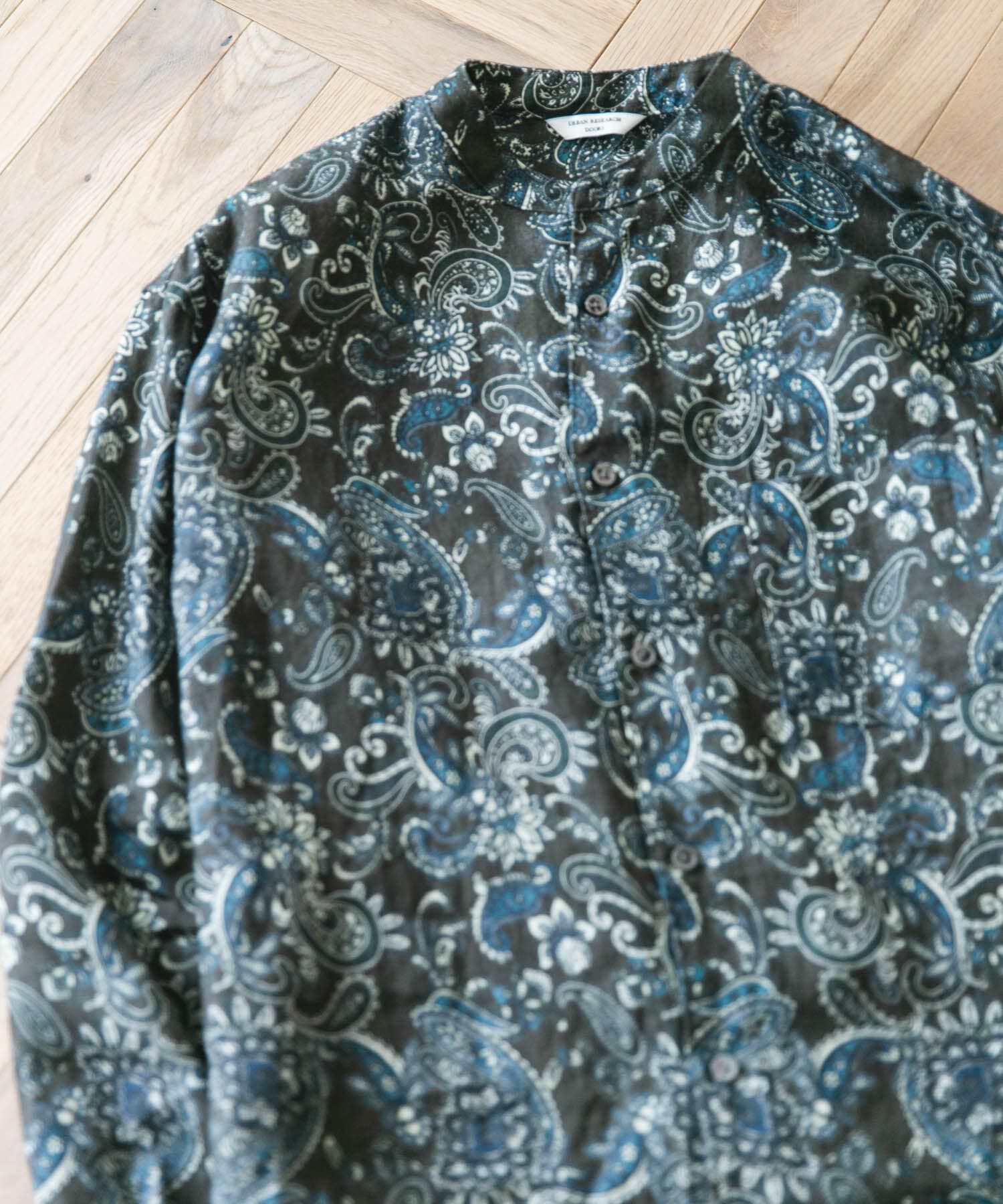 URBAN RESEARCH DOORS「『XLサイズ/WEB限定』シルケットリネンバンドカラーロングスリーブシャツ」|シャツ・ブラウス|