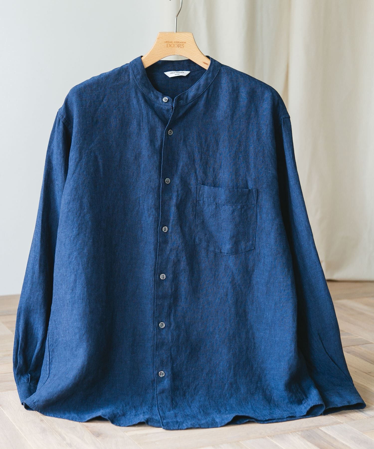 URBAN RESEARCH DOORS「『XLサイズ/WEB限定』シルケットリネンバンドカラーロングスリーブシャツ」|シャツ・ブラウス|インディゴブルー