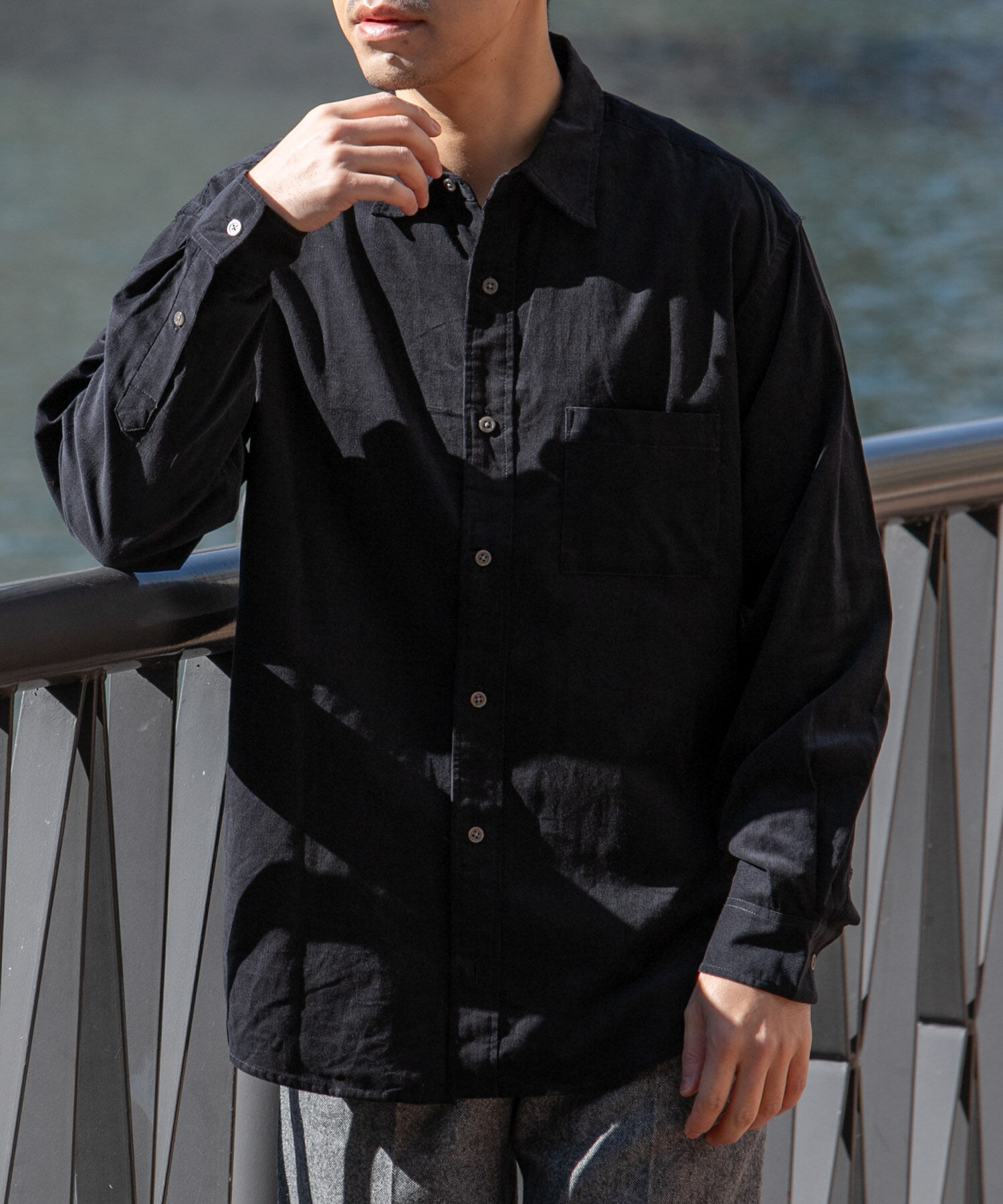 URBAN RESEARCH ROSSO「アーバンリラックスコーデュロイレギュラーシャツ」|シャツ・ブラウス|チャコールグレー