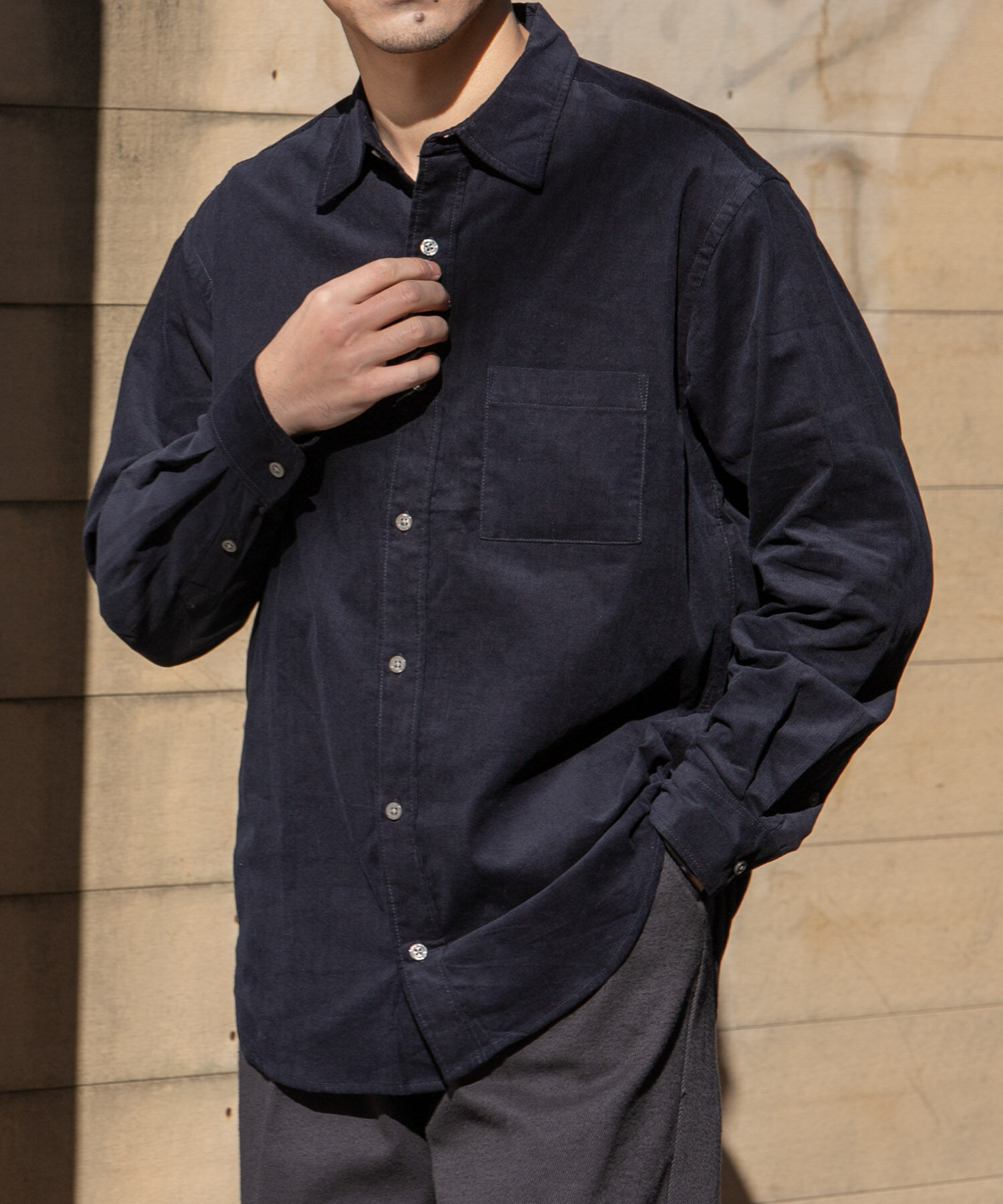 URBAN RESEARCH ROSSO「アーバンリラックスコーデュロイレギュラーシャツ」|シャツ・ブラウス|ネイビー