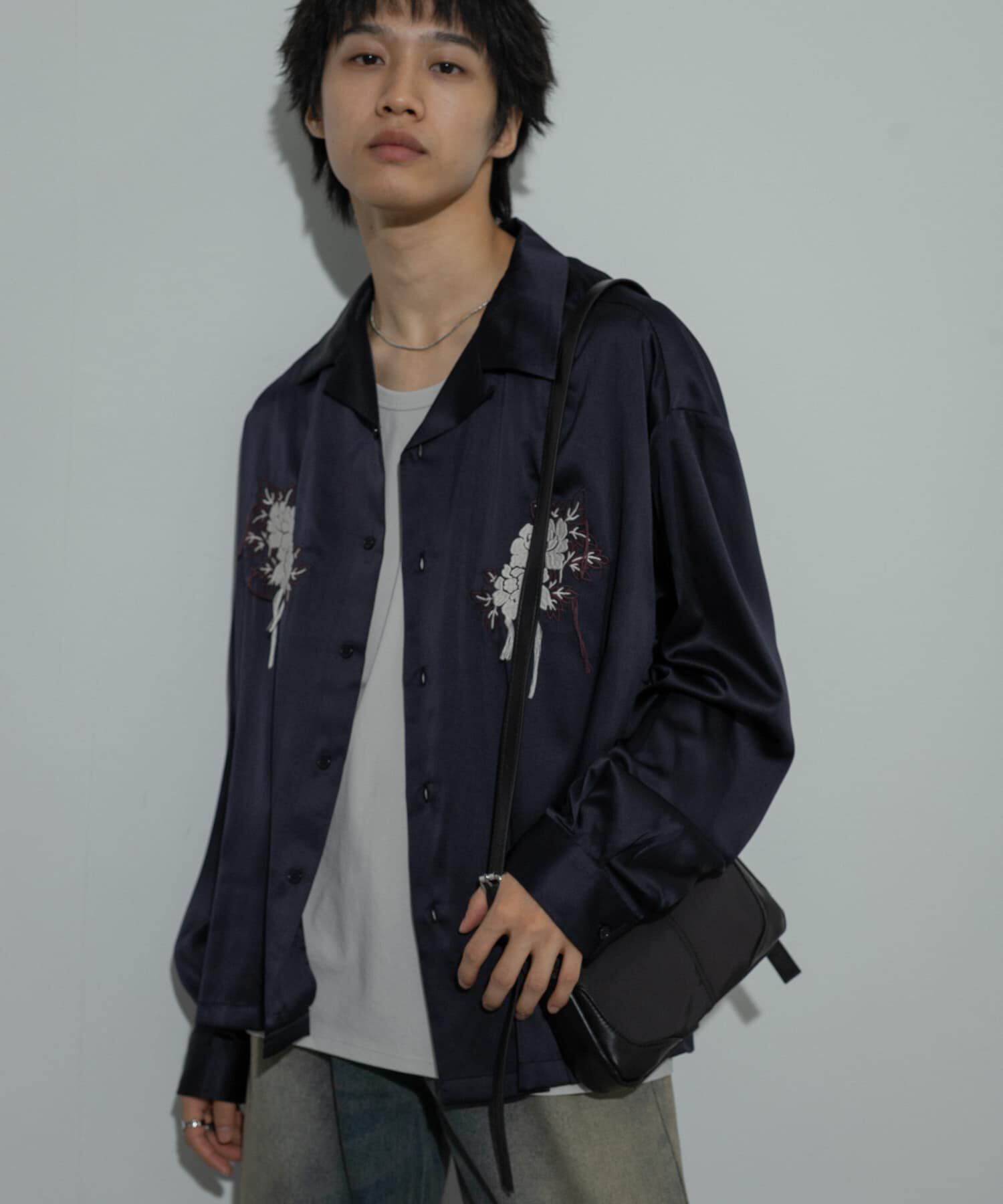 SENSE OF PLACE by URBAN RESEARCH「ボタニカルシシュウロングスリーブシャツ」|シャツ・ブラウス|ネイビー