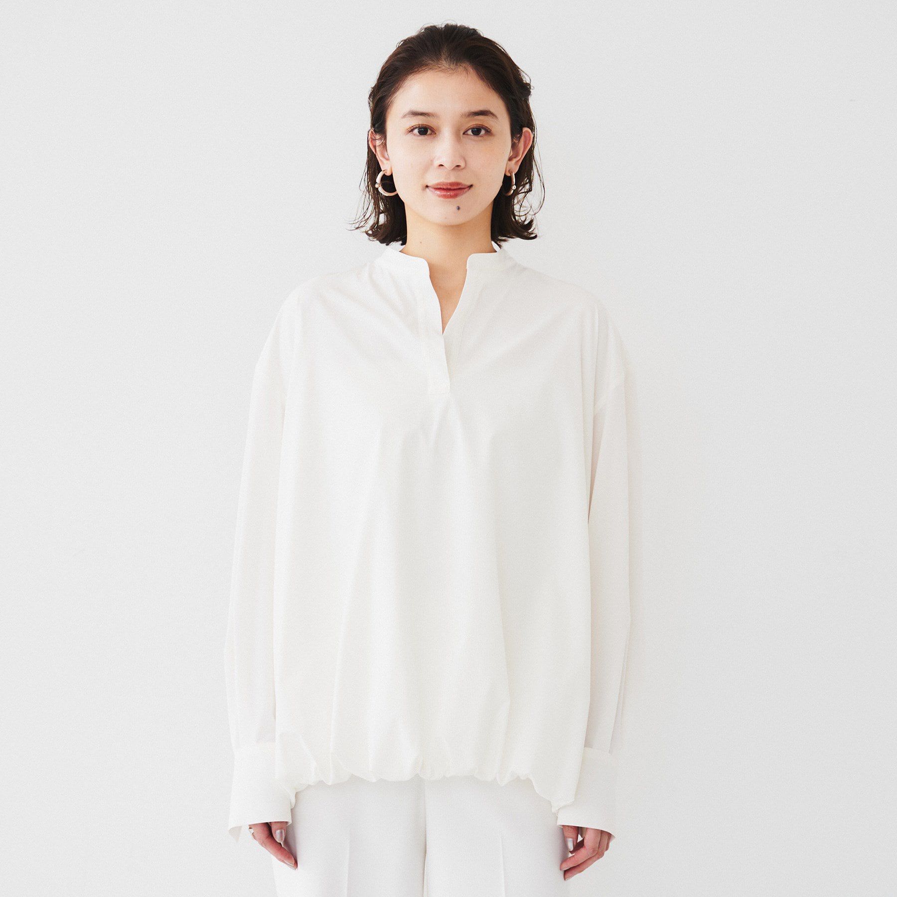 UNTITLED「【朝比奈 彩&times;Oggi&times;UNTITLED スペシャルコラボ】バルーンヘムブラウス」|シャツ・ブラウス|