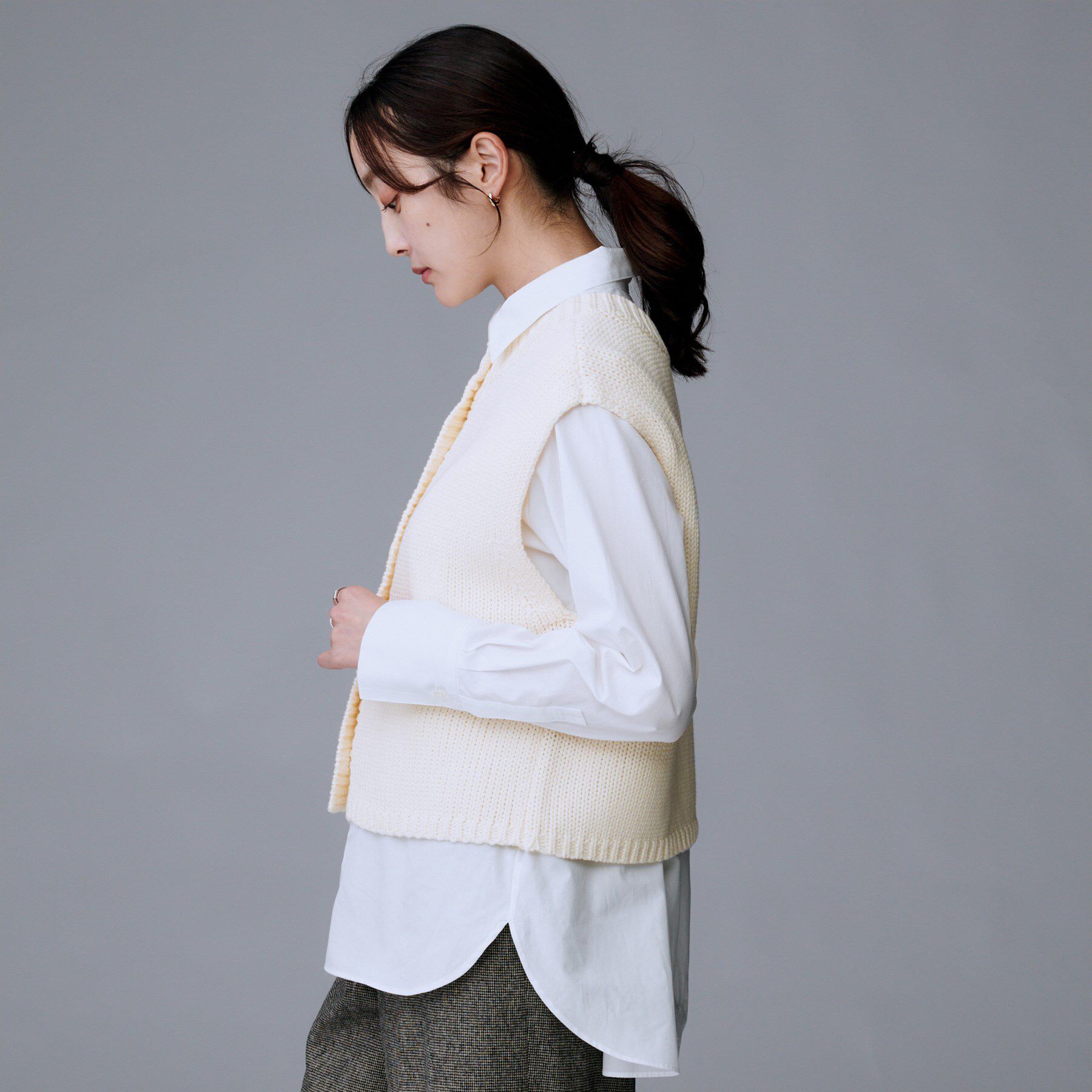 UNTITLED「【レイヤード/前ボタン】2WAYニットベスト」|ニット・セーター|