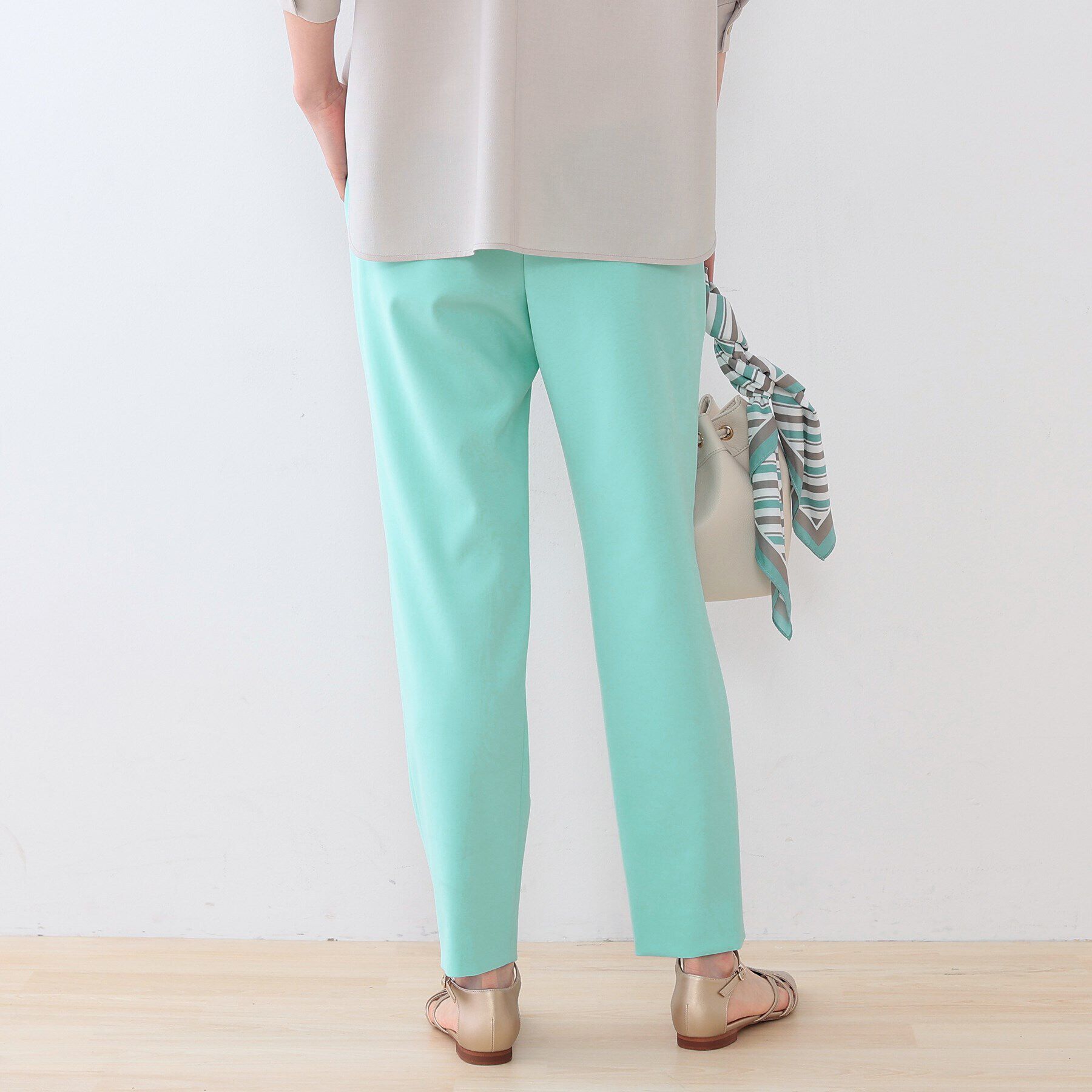 INDIVI「【褒められパンツ】ストレッチ タックテーパードパンツ」|その他|