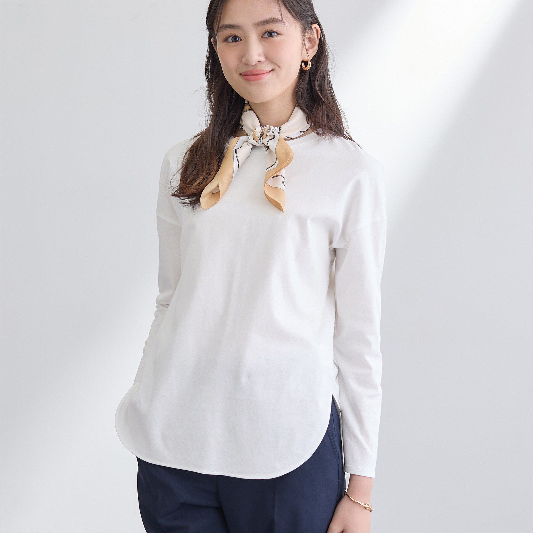 INDIVI「【洗える】きれいめラウンドテールロンT」|Tシャツ・カットソー|オフホワイト(003