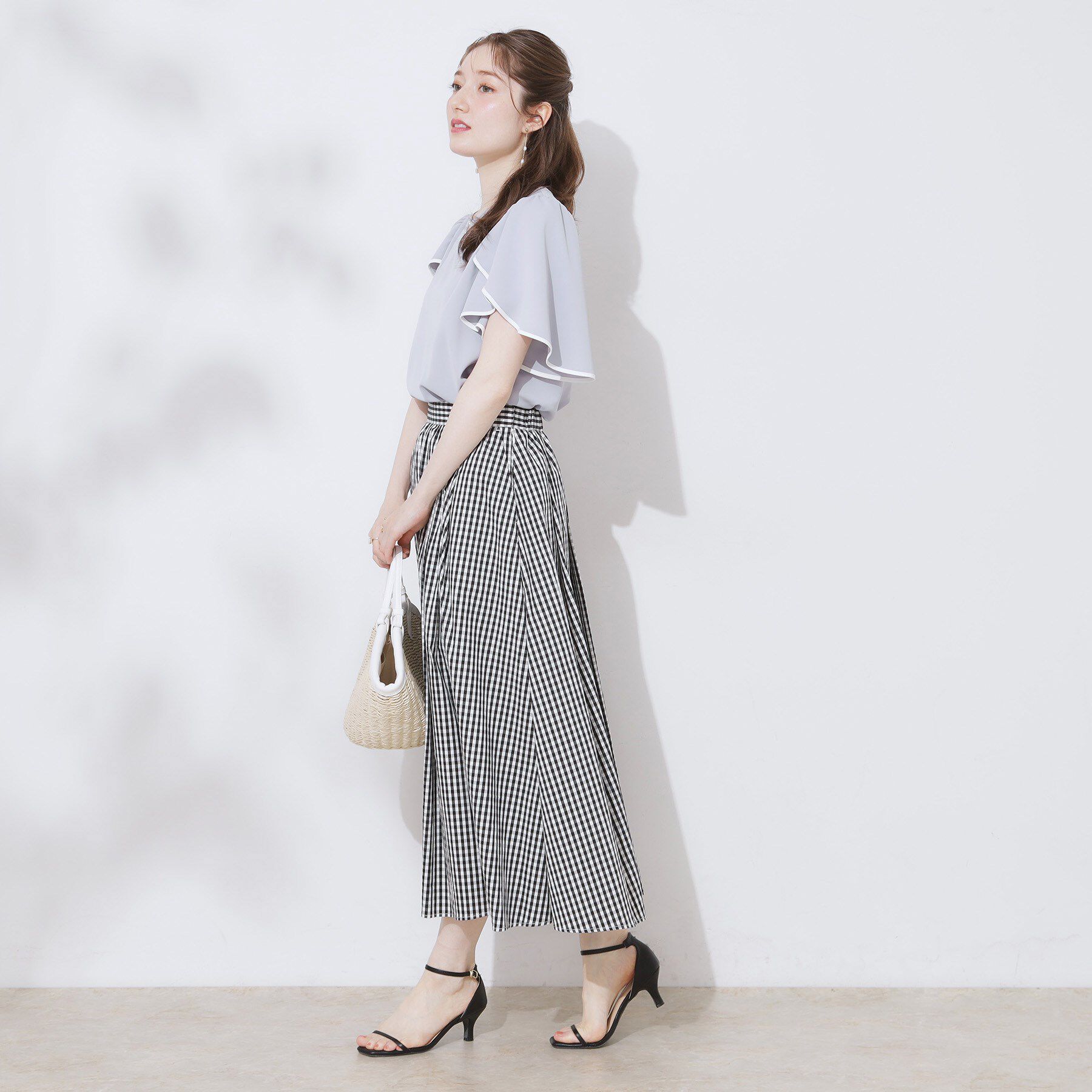 Couture broach「【洗える・通勤】Vネックパール調フレアブラウス」|シャツ・ブラウス|