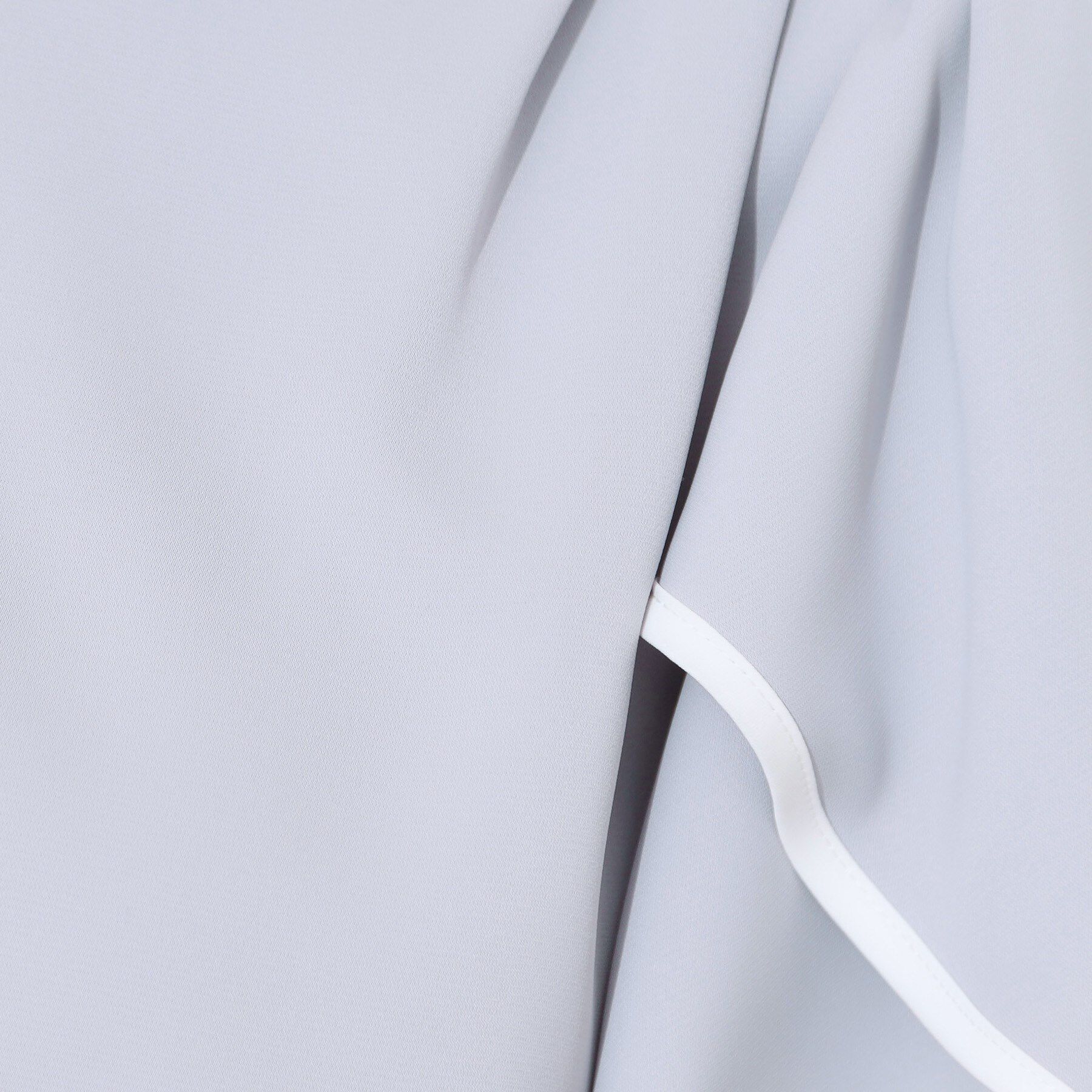 Couture broach「【洗える・通勤】Vネックパール調フレアブラウス」|シャツ・ブラウス|