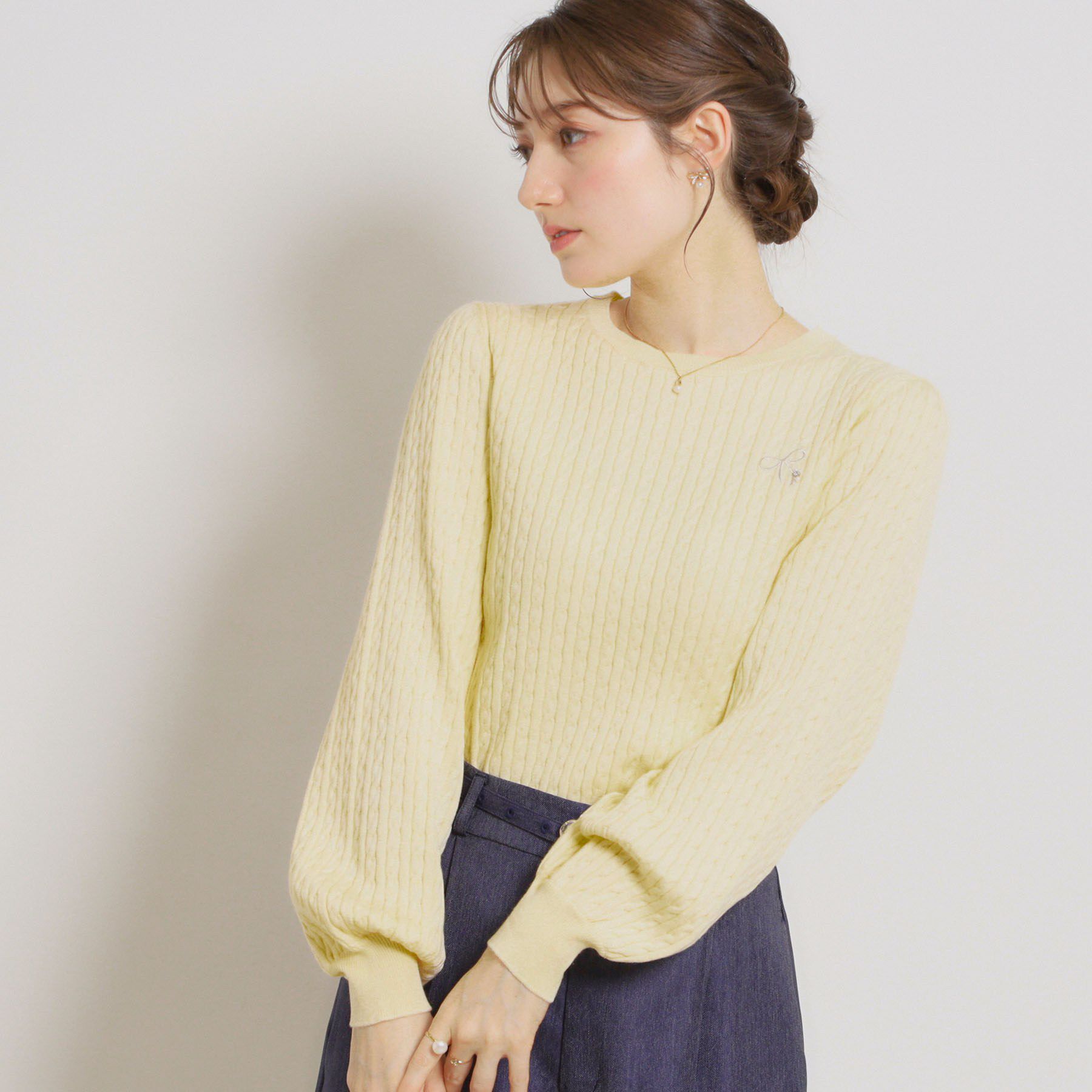 Couture broach「【洗える】リボンエンブロ細ケーブルニット」|ニット・セーター|