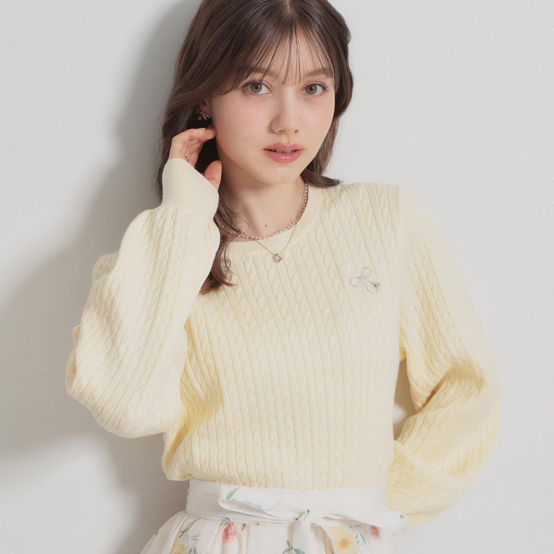 Couture broach「【洗える】リボンエンブロ細ケーブルニット」|ニット・セーター|