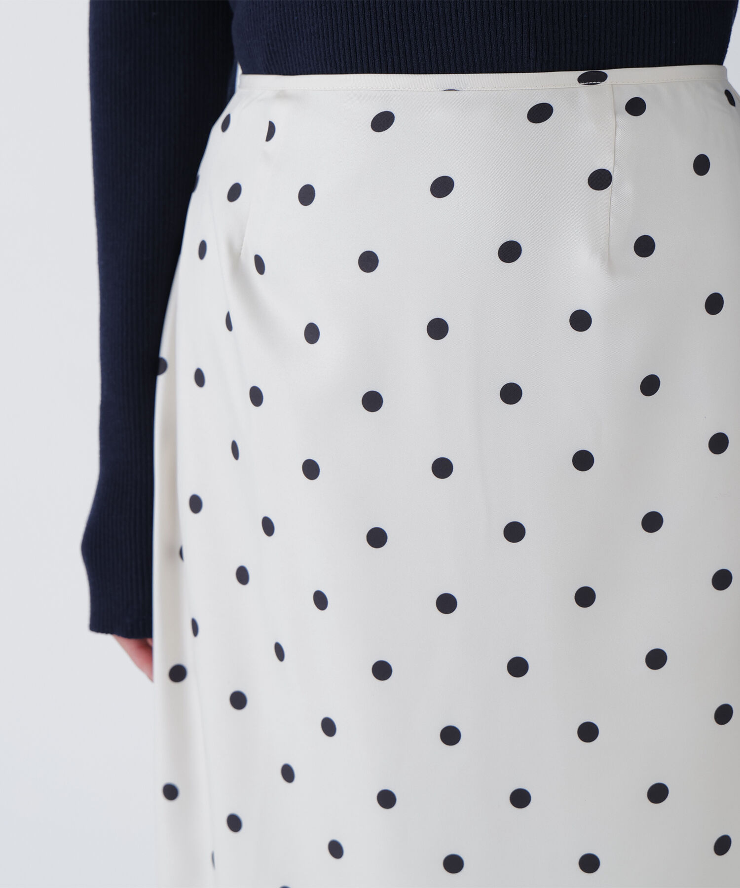  「ドットサテンタイトスカート」|スカート|