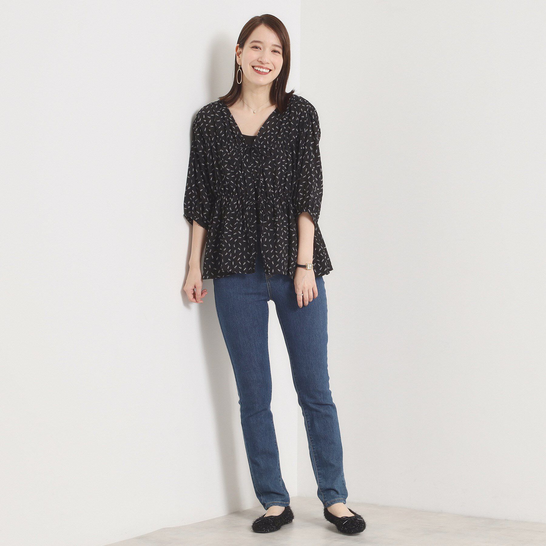 ITS&rsquo;DEMO「【手洗い可】花柄シャーリング前開きブラウス」|シャツ・ブラウス|