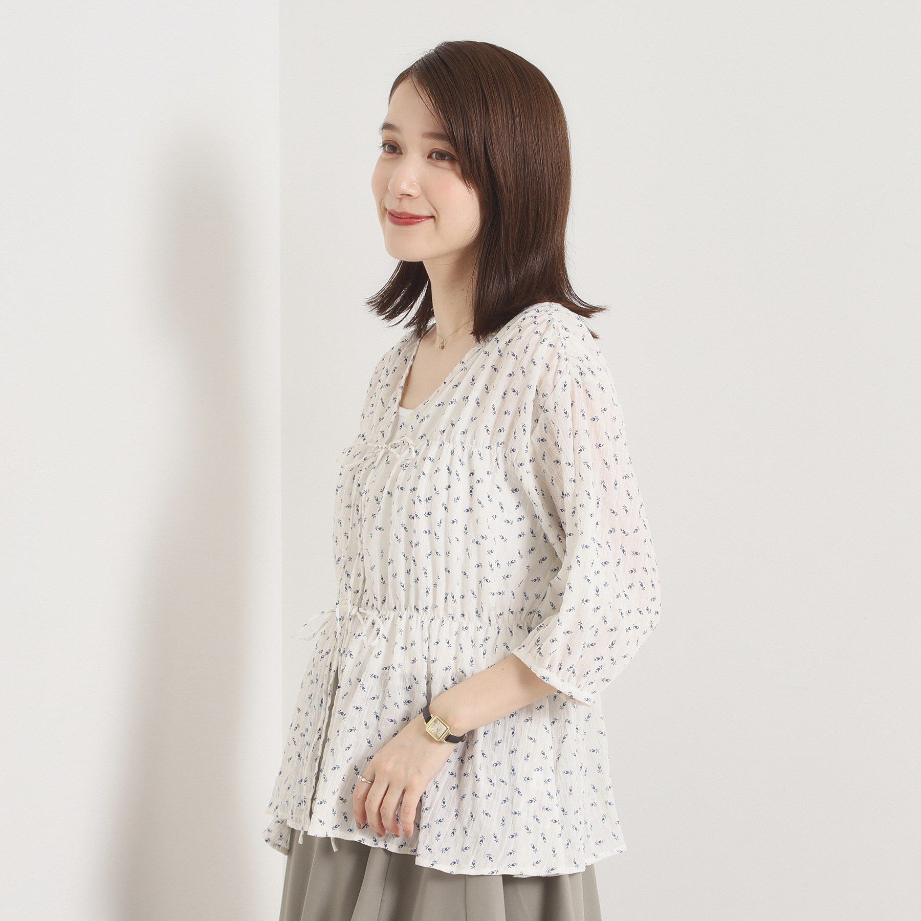 ITS&rsquo;DEMO「【手洗い可】花柄シャーリング前開きブラウス」|シャツ・ブラウス|