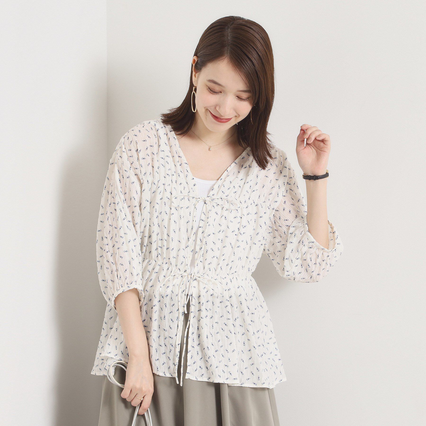 ITS&rsquo;DEMO「【手洗い可】花柄シャーリング前開きブラウス」|シャツ・ブラウス|