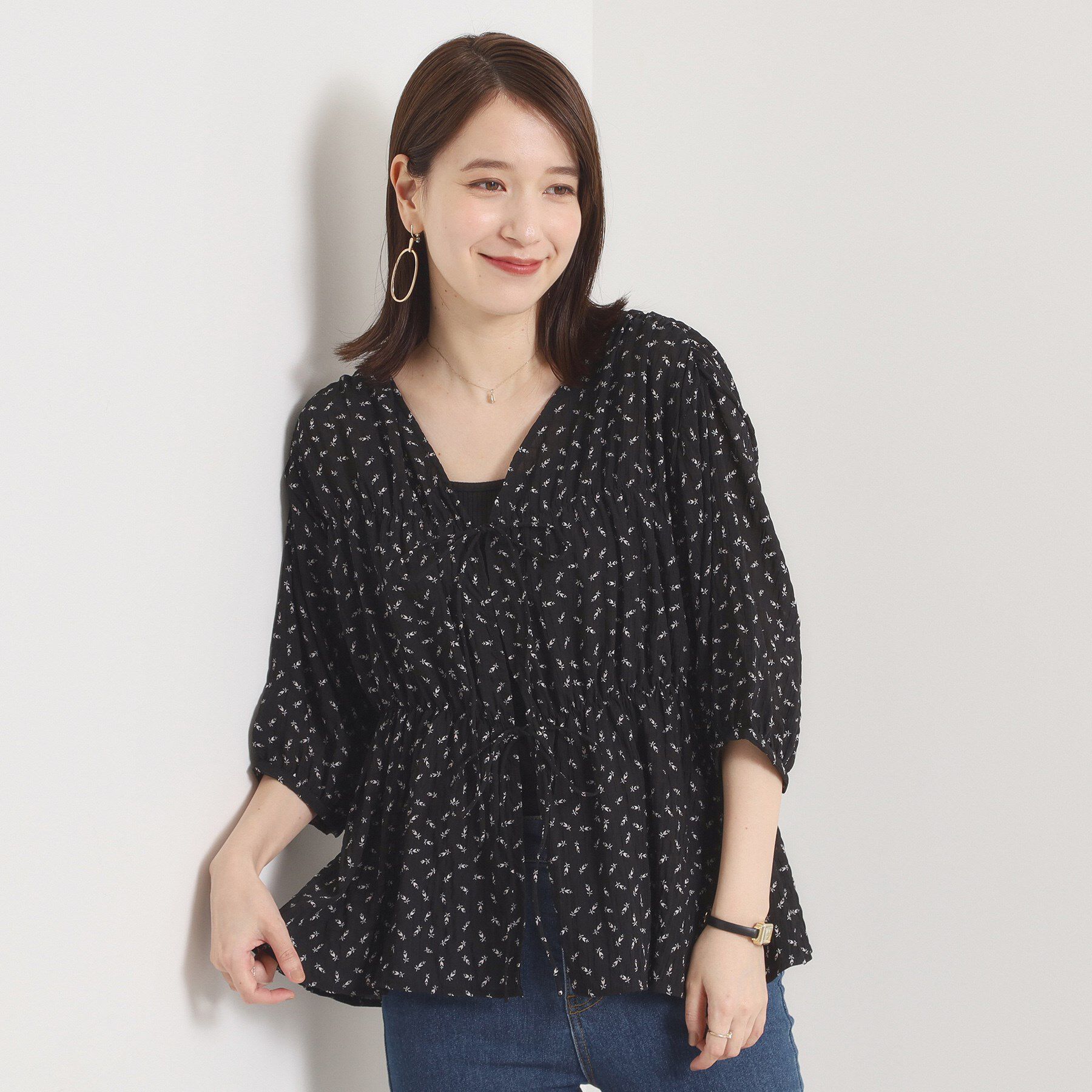 ITS&rsquo;DEMO「【手洗い可】花柄シャーリング前開きブラウス」|シャツ・ブラウス|ブラック(119)