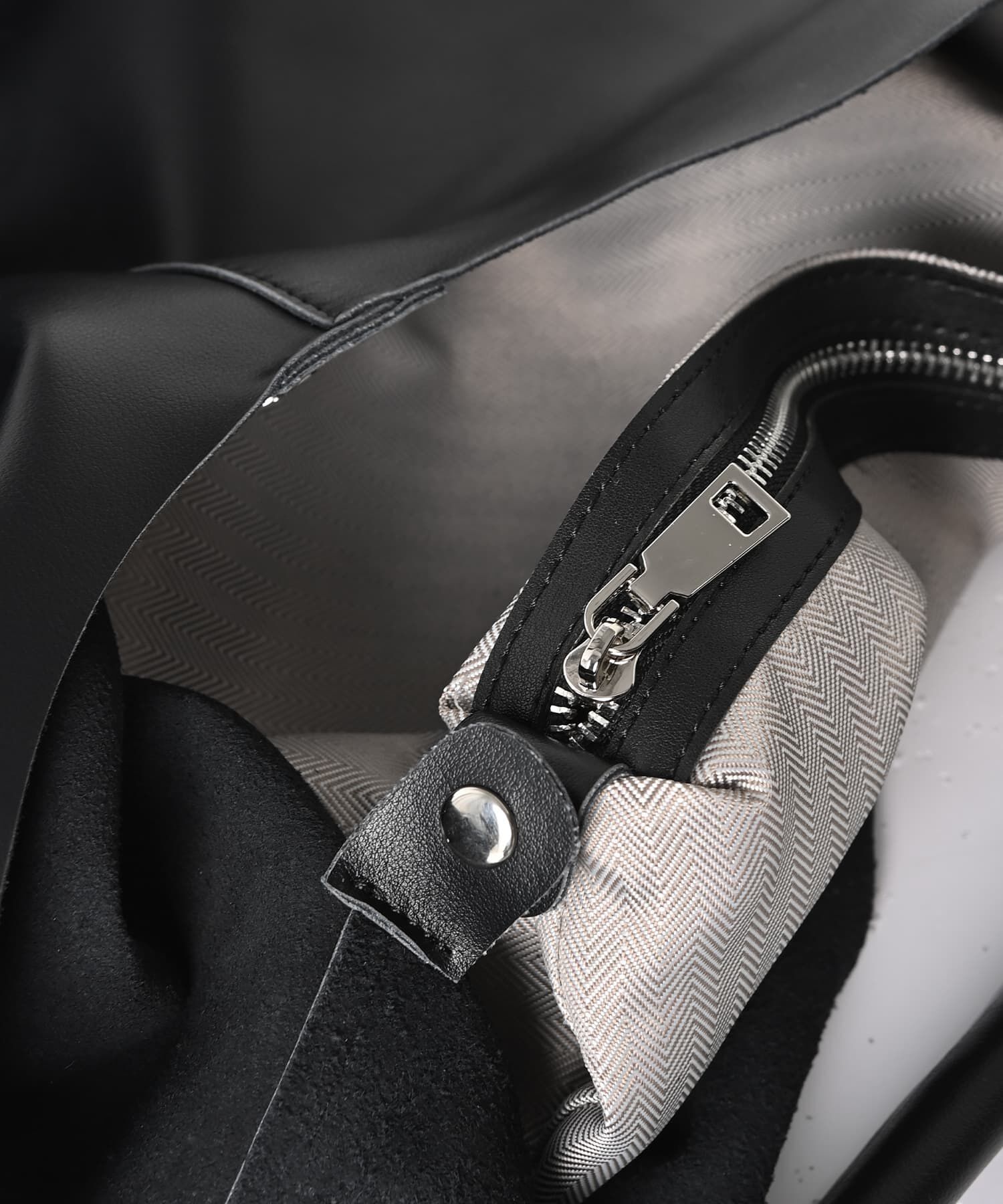 STYLE DELI「【DELI by】トライアングルフォルム・リアルレザートートバッグ」|トートバッグ|