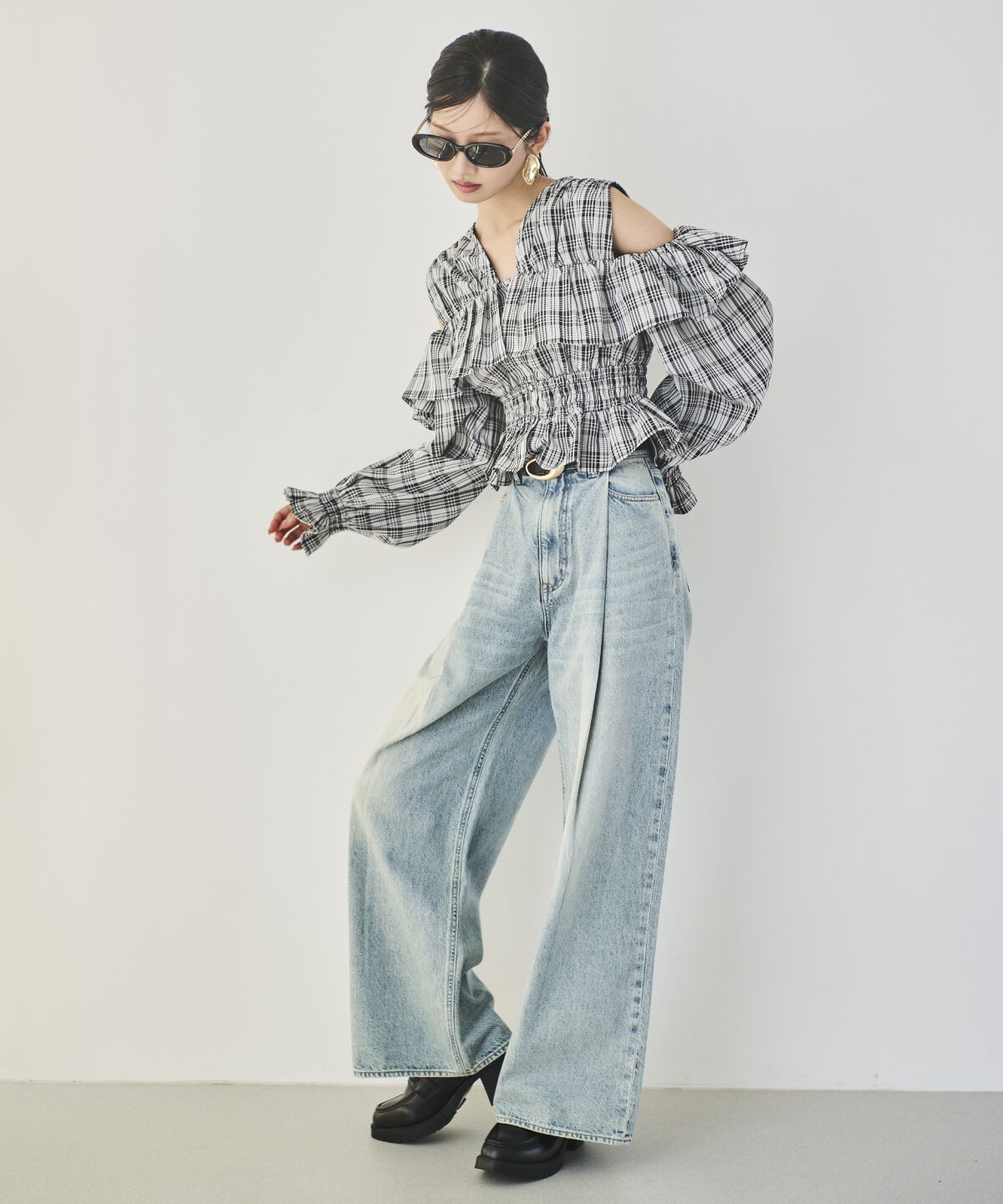 アンドクチュール「オープンショルダーチェックフリルブラウス」|シャツ・ブラウス|