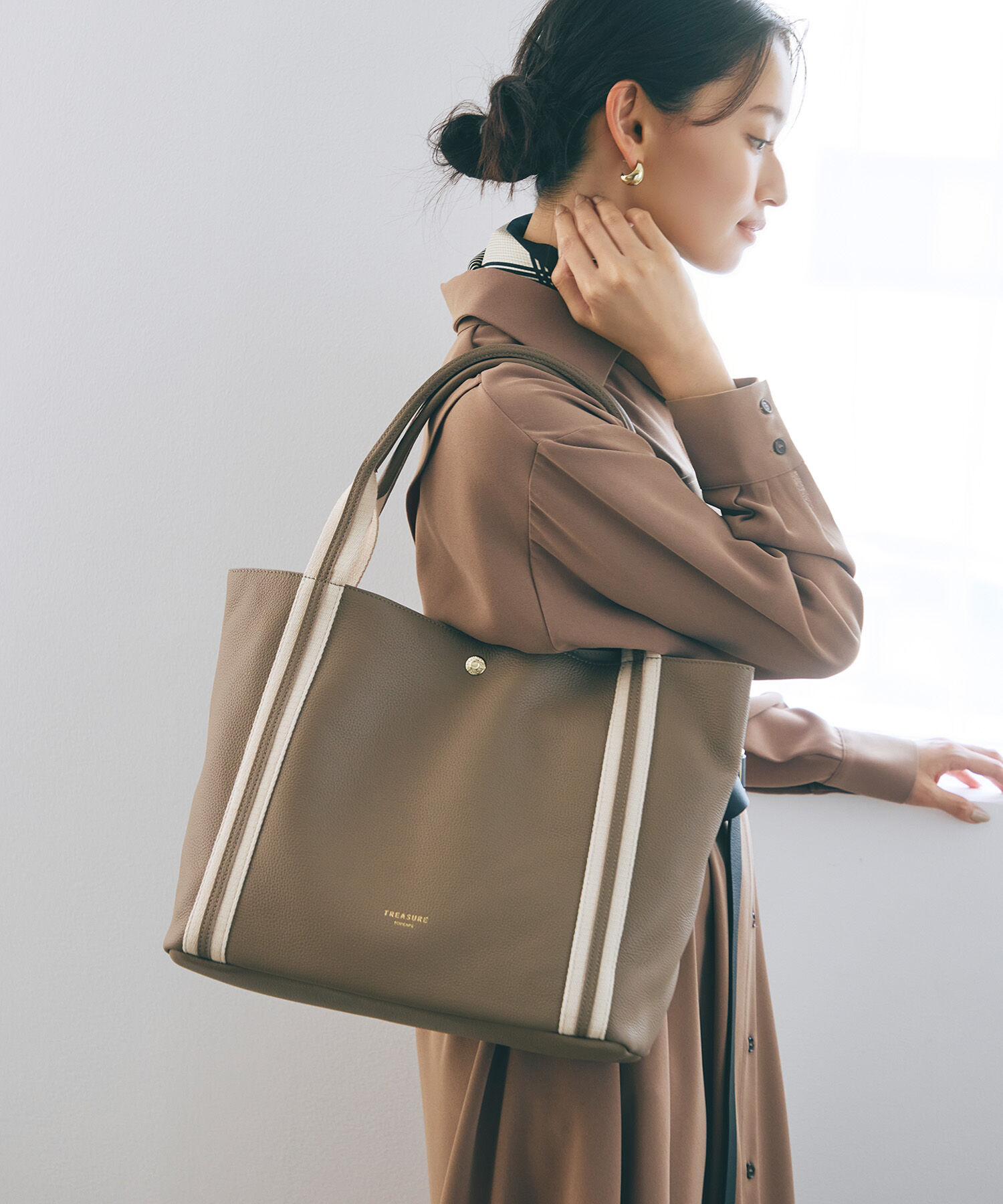 TOPKAPI TREASURE「ソフトシュリンク テープコンビ A4 トート バッグ」|トートバッグ|グレージュ