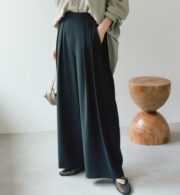  「【ウォッシャブル】【シーズンレスで使える】タックワイドスラックス」|チノ|