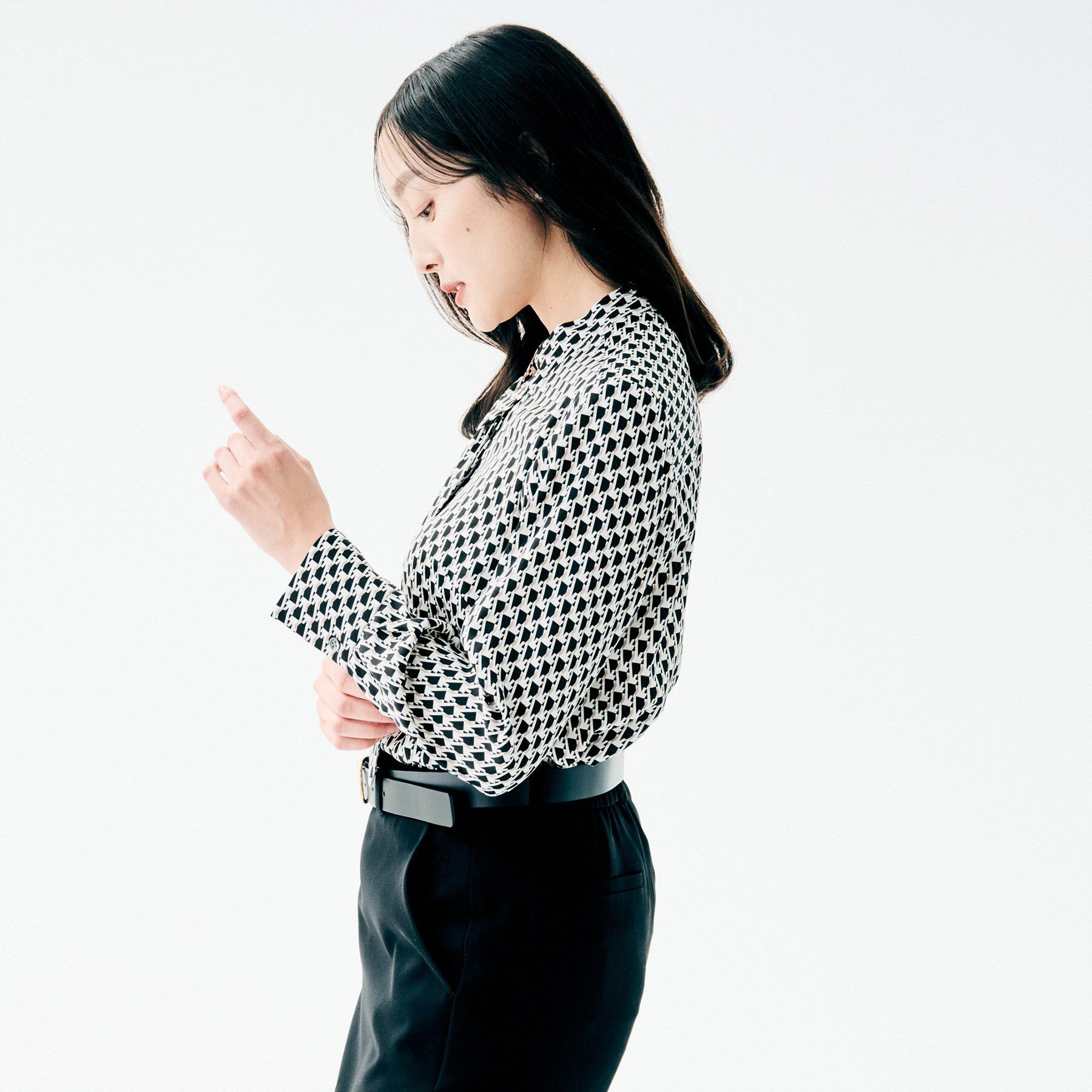 UNTITLED「【お仕事着/フォーマル/セレモニー】ボウタイブラウス」|シャツ・ブラウス|